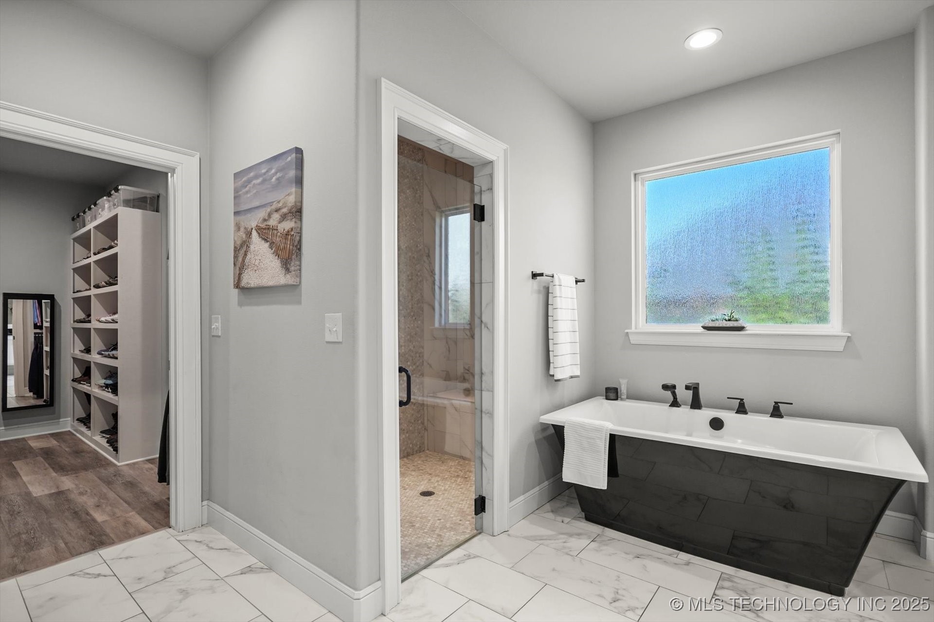 Owasso, Oklahoma, 74055, United States, 3 Bedrooms Bedrooms, ,4 BathroomsBathrooms,Residential,For Sale,1986225