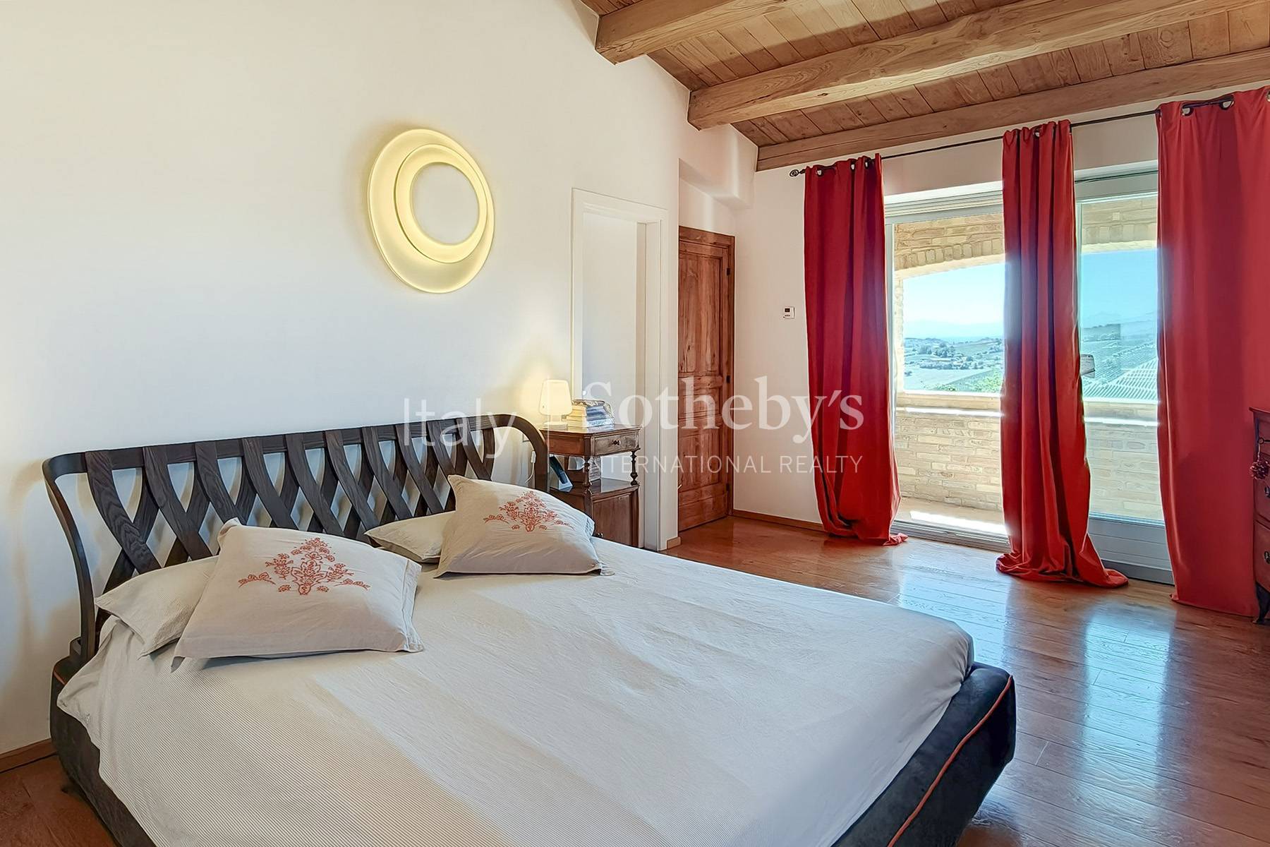  Country estate with vineyards and pool in Le Marche - 物件實景