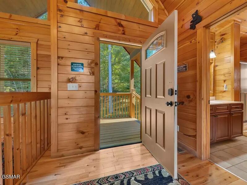 Gatlinburg, Tennessee, 37738, United States, 3 Bedrooms Bedrooms, ,3 BathroomsBathrooms,Residential,For Sale,2005434