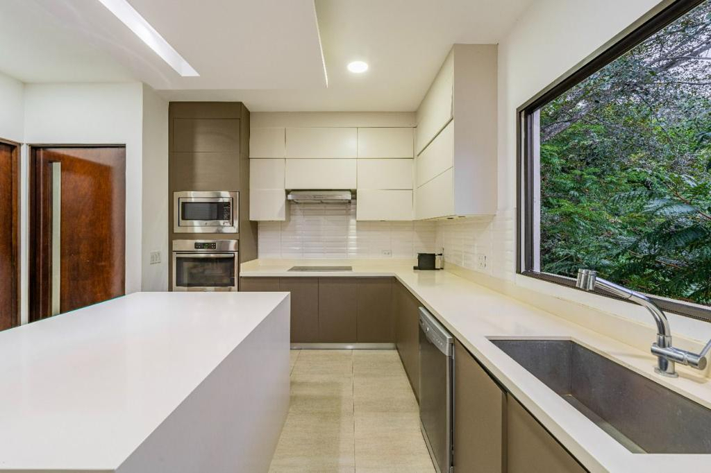 Santa Ana, San Jose, CR, 5 Bedrooms Bedrooms, ,5 BathroomsBathrooms,Residential,For Sale,1805261