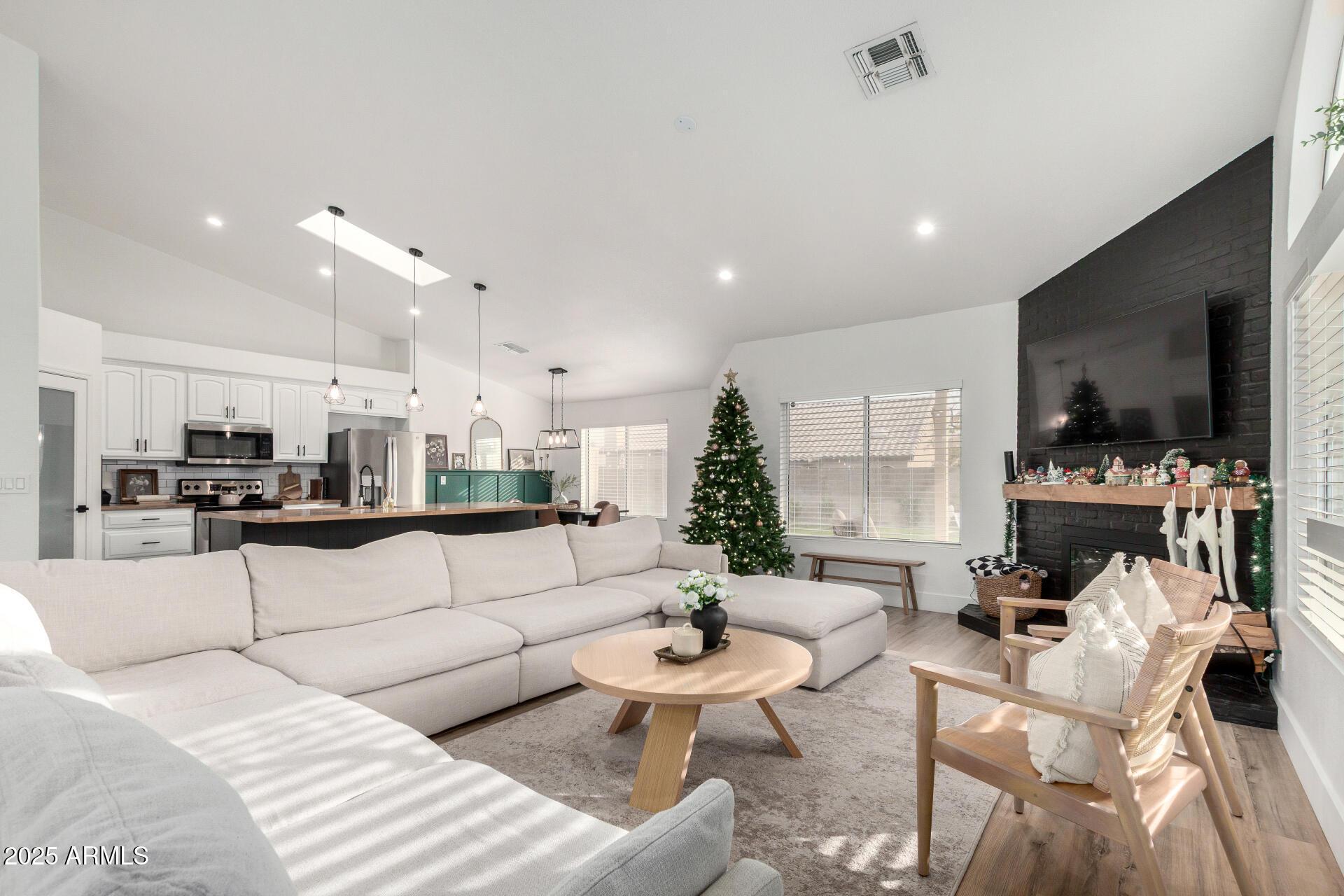 Peoria, Arizona, 85382, United States, 3 Bedrooms Bedrooms, ,2 BathroomsBathrooms,Residential,For Sale,2006297