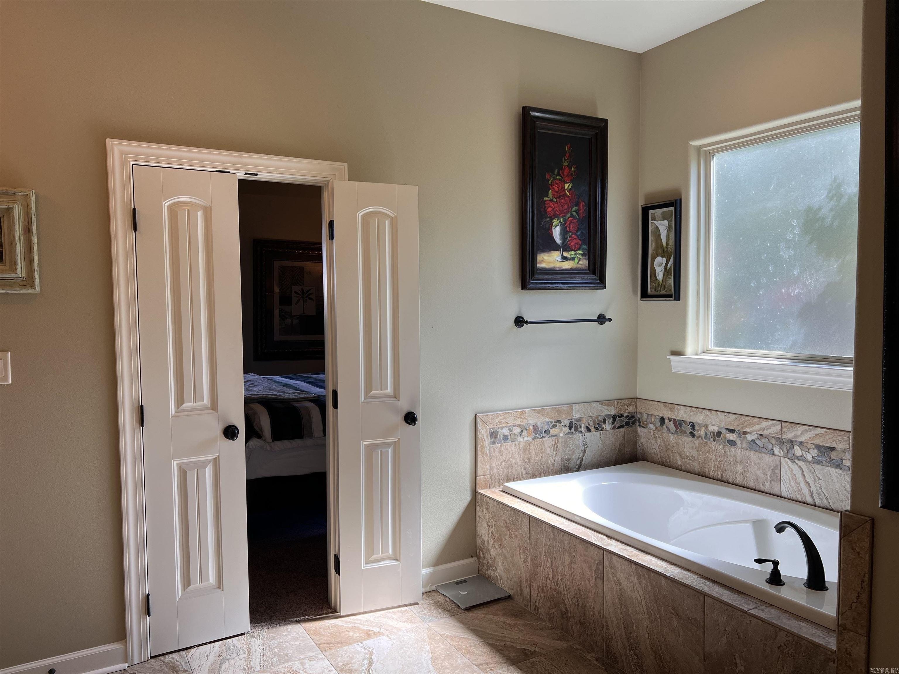 Hot Springs, Arkansas, 71913, United States, 3 Bedrooms Bedrooms, ,3 BathroomsBathrooms,Residential,For Sale,1976234