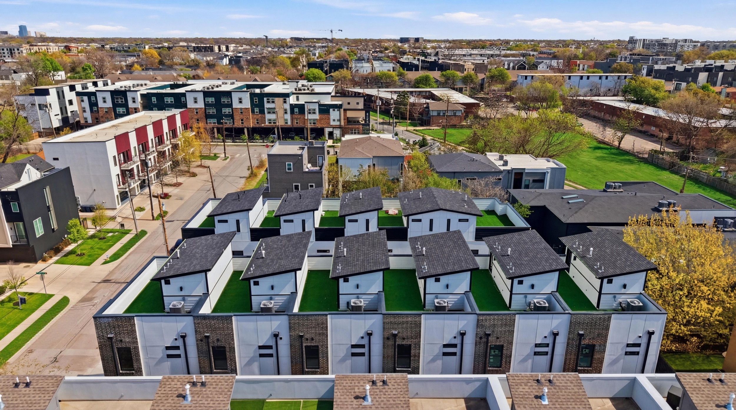  2/2.5 New Construction Townhomes Near Knox Henderson - 物件實景