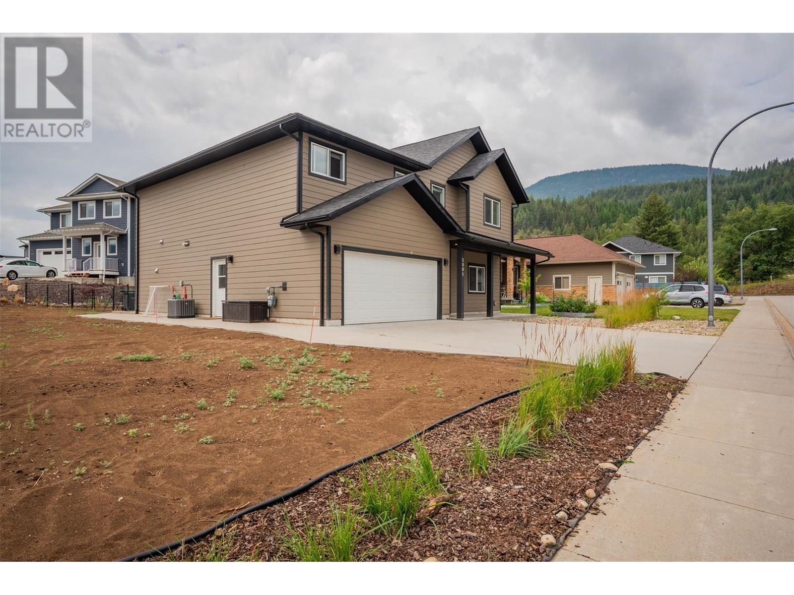 CASTLEGAR, British Columbia, V1N 4X9, CA, 5 Bedrooms Bedrooms, ,2 BathroomsBathrooms,Residential,For Sale,1913698