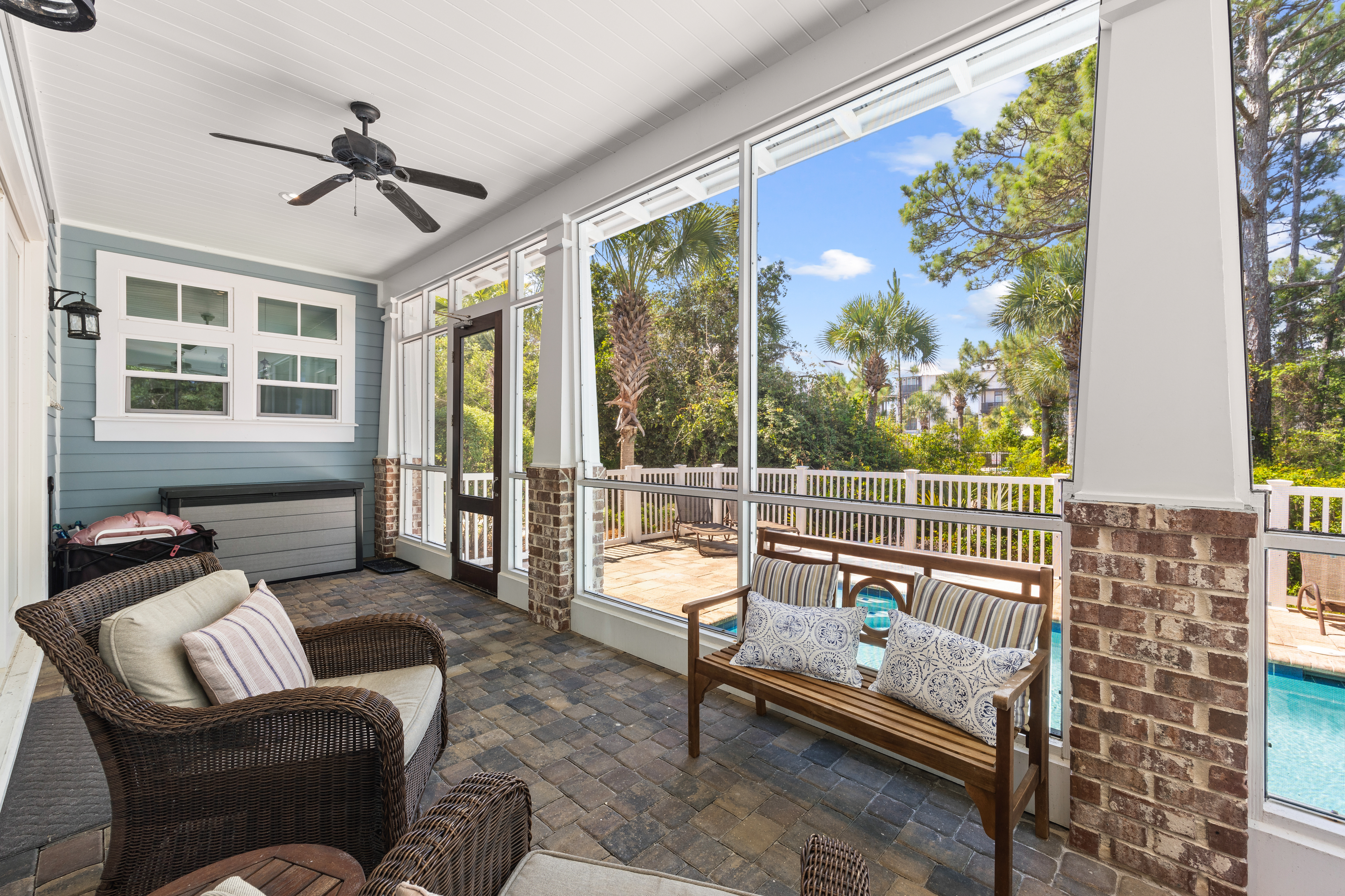  Custom Coastal Home with Privacy, Pool & No HOA - 物件實景