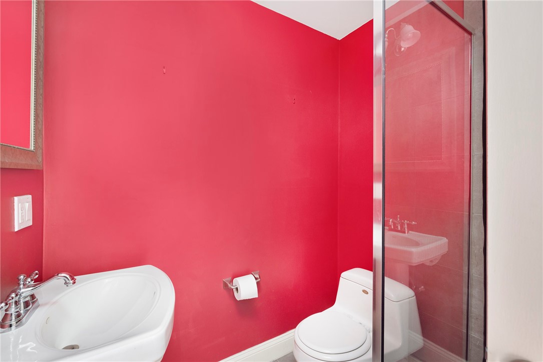 Providence, Rhode Island, 02903, United States, 2 Bedrooms Bedrooms, ,2 BathroomsBathrooms,Residential,For Sale,1868590