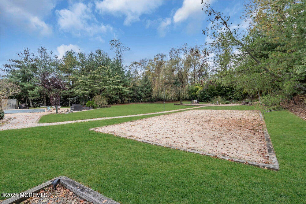 Manalapan, New Jersey, 07726, United States, 5 Bedrooms Bedrooms, ,5 BathroomsBathrooms,Residential,For Sale,1980978