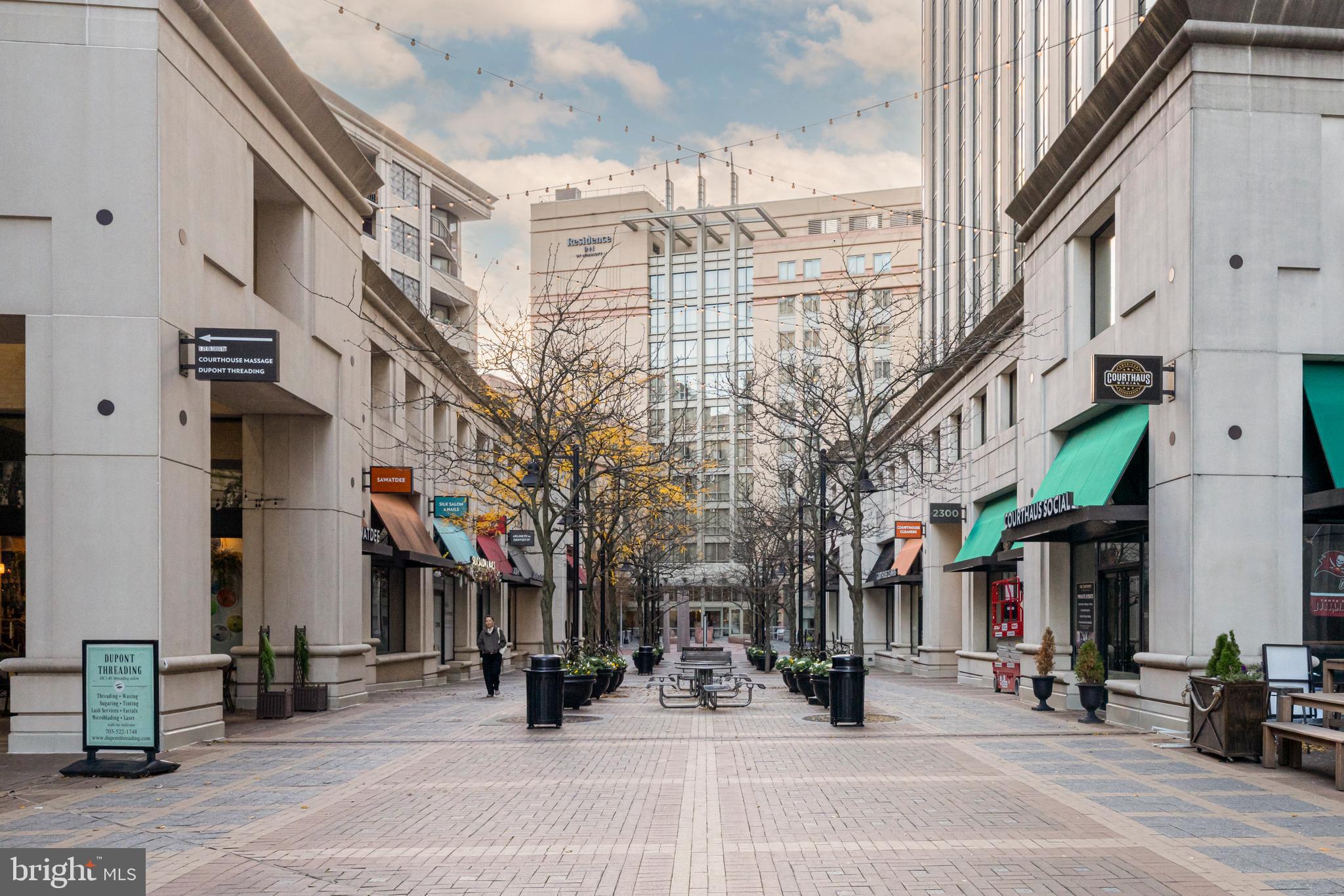 Arlington, Virginia, 22209, United States, 2 Bedrooms Bedrooms, ,2 BathroomsBathrooms,Residential,For Sale,1992776