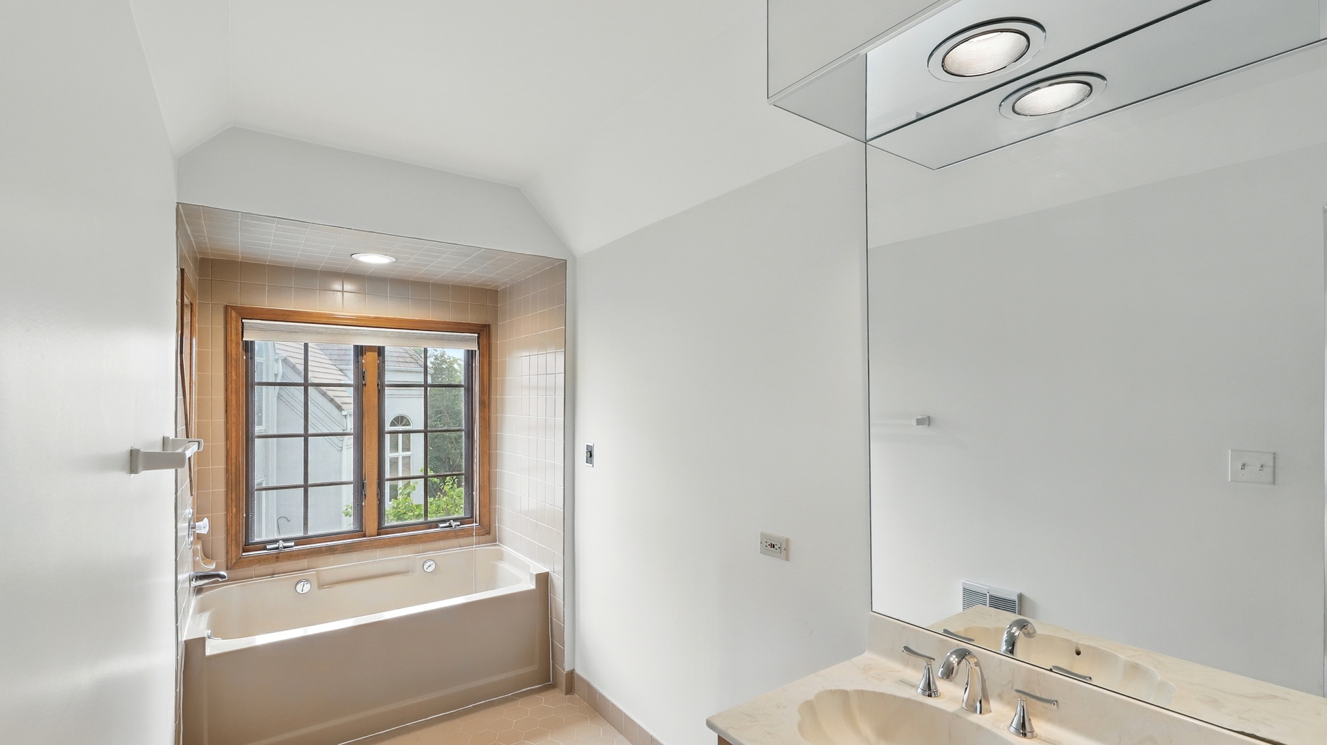 Oak Brook, Illinois, 60523, United States, 5 Bedrooms Bedrooms, ,5 BathroomsBathrooms,Residential,For Sale,1847174
