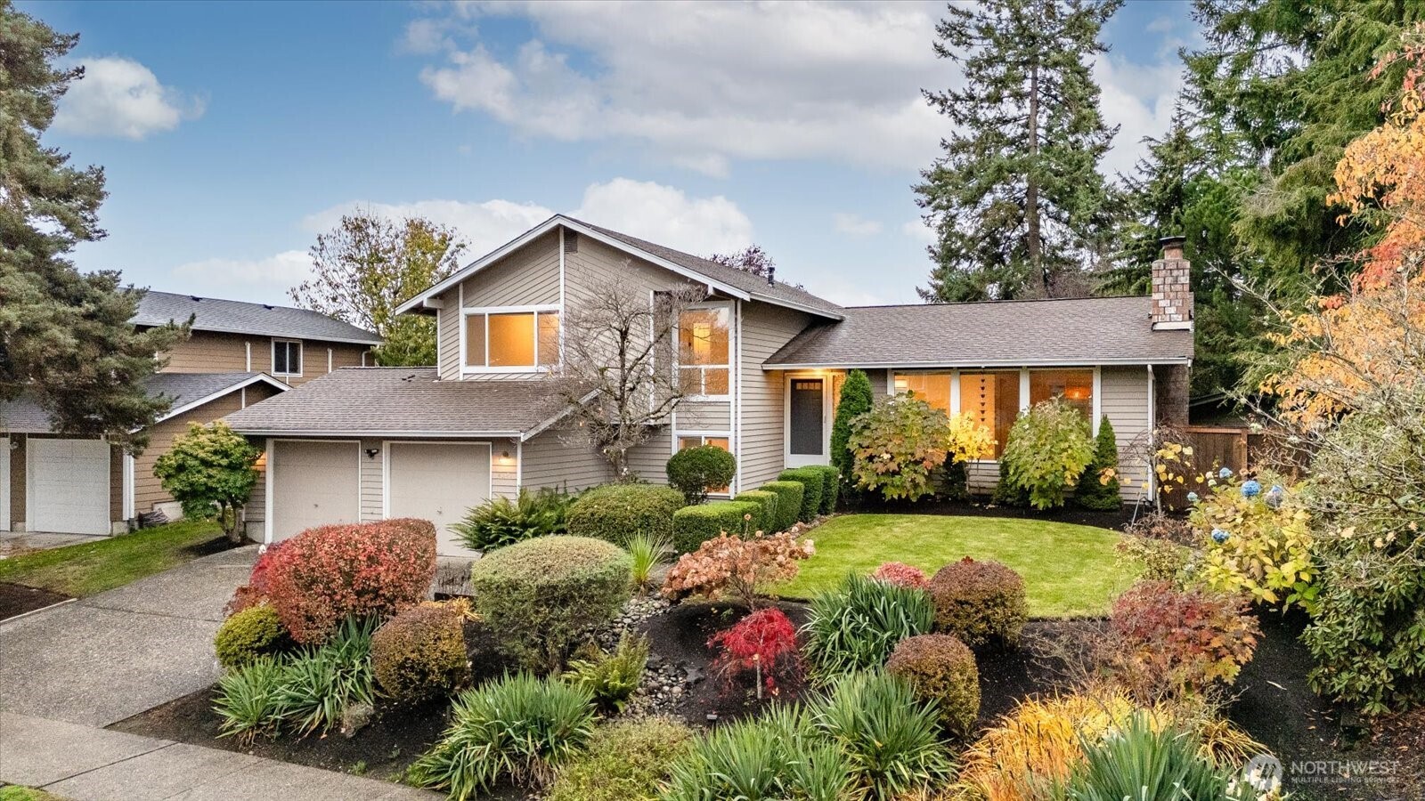 Renton, Washington, 98059, United States, 4 Bedrooms Bedrooms, ,1 BathroomBathrooms,Residential,For Sale,1989503