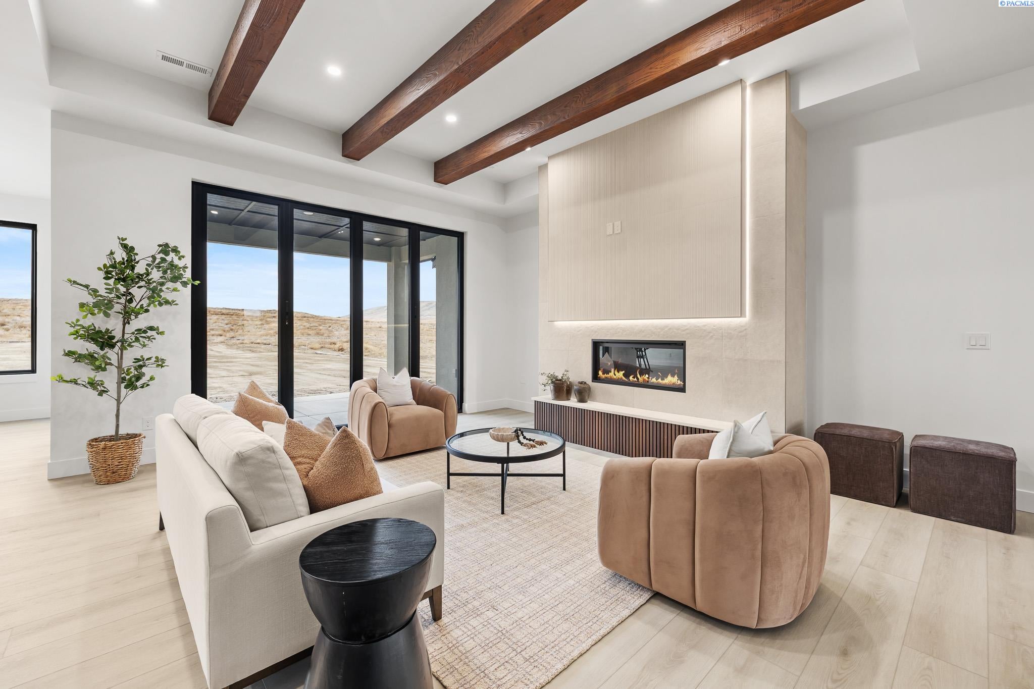 Richland, Washington, 99352, United States, 4 Bedrooms Bedrooms, ,2 BathroomsBathrooms,Residential,For Sale,2000118