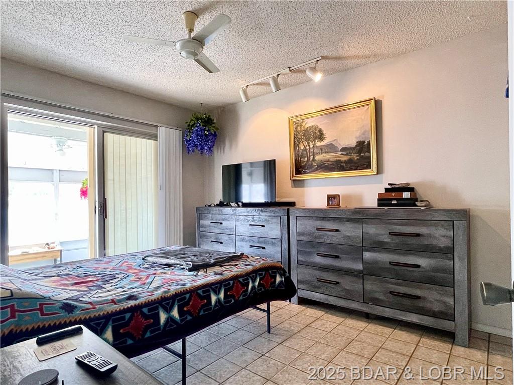 Gravois Mills, Missouri, 65037, United States, 5 Bedrooms Bedrooms, ,4 BathroomsBathrooms,Residential,For Sale,1829995