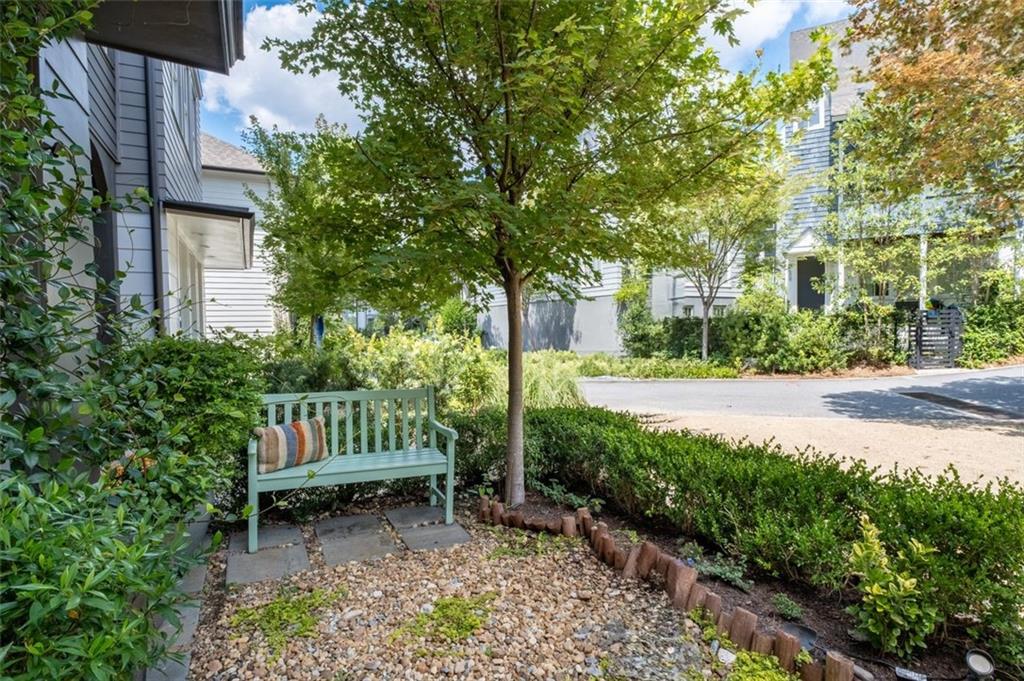 Atlanta, Georgia, 30324, United States, 3 Bedrooms Bedrooms, ,3 BathroomsBathrooms,Residential,For Sale,1948328