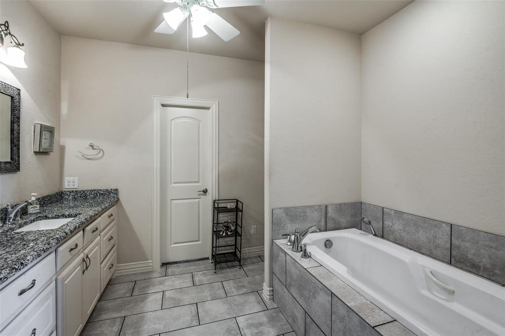 Farmersville, Texas, 75442, United States, 4 Bedrooms Bedrooms, ,3 BathroomsBathrooms,Residential,For Sale,1829305