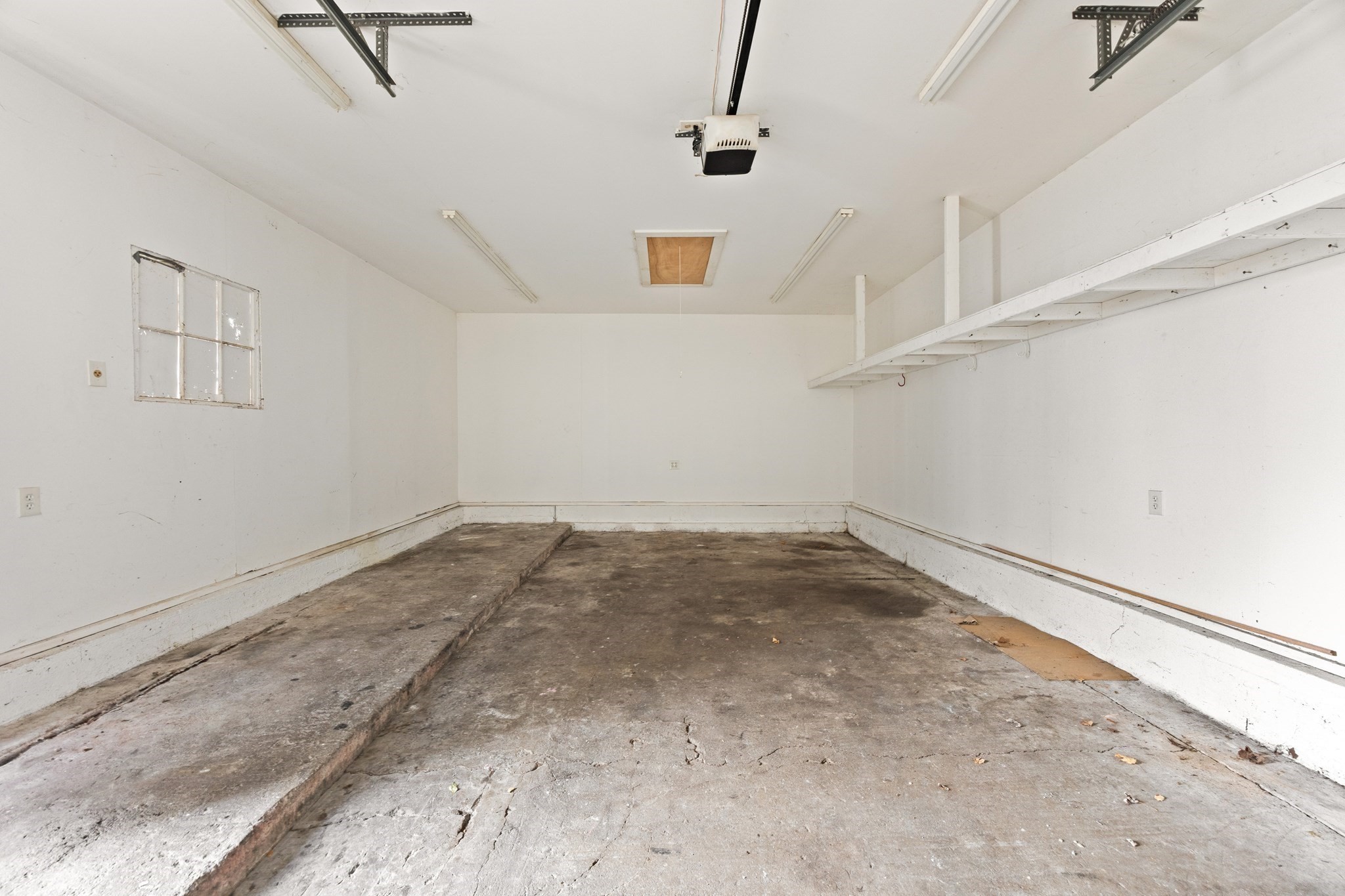 Taunton, Massachusetts, 02780, United States, 4 Bedrooms Bedrooms, ,2 BathroomsBathrooms,Residential,For Sale,2007506