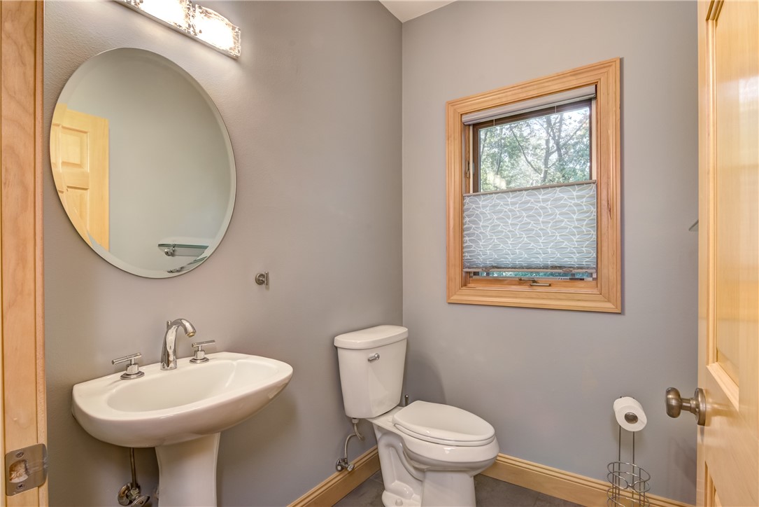 Eau Claire, Wisconsin, 54701, United States, 5 Bedrooms Bedrooms, ,4 BathroomsBathrooms,Residential,For Sale,1976179