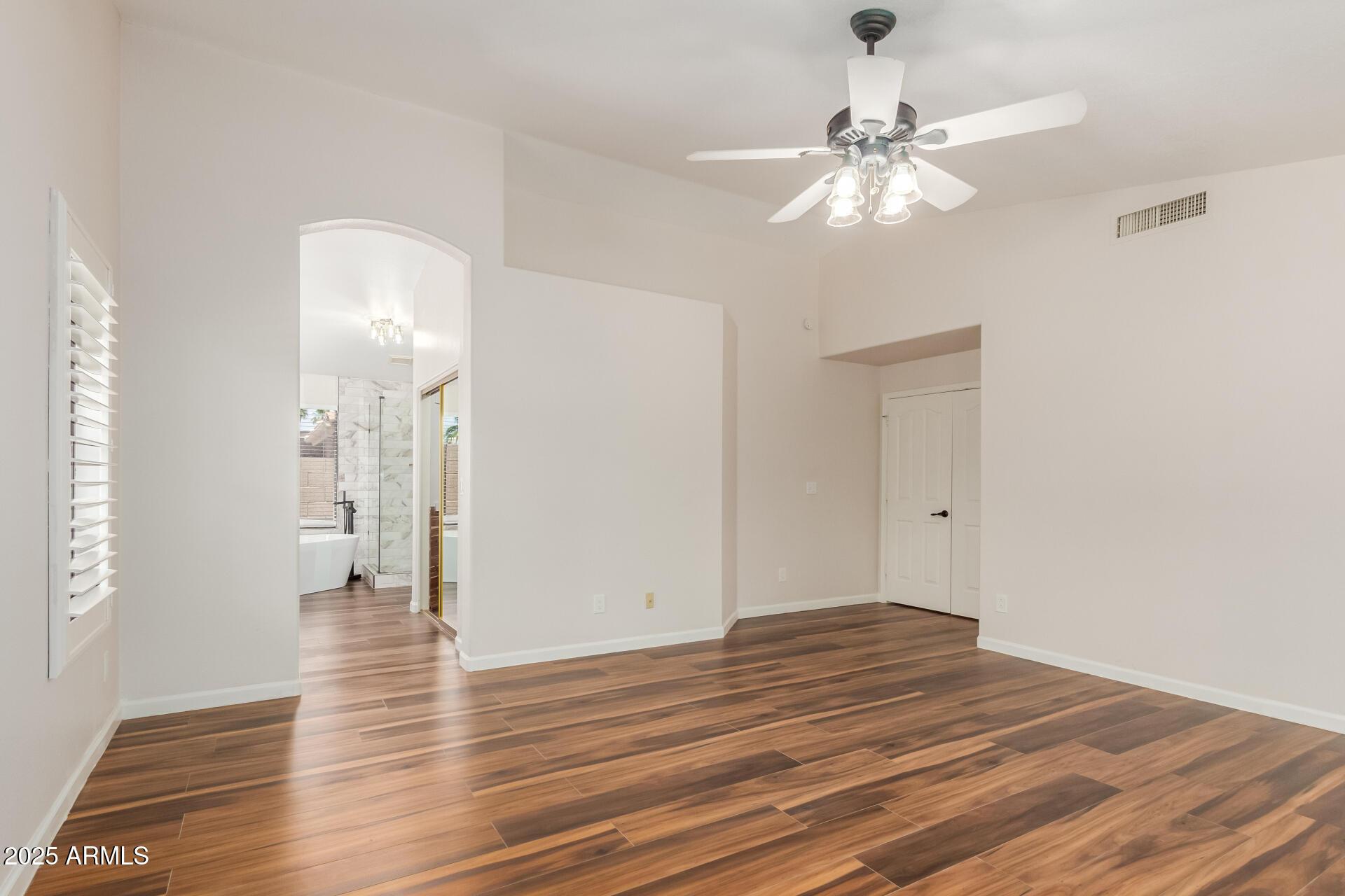 Gilbert, Arizona, 85233, United States, 4 Bedrooms Bedrooms, ,2 BathroomsBathrooms,Residential,For Sale,1983748