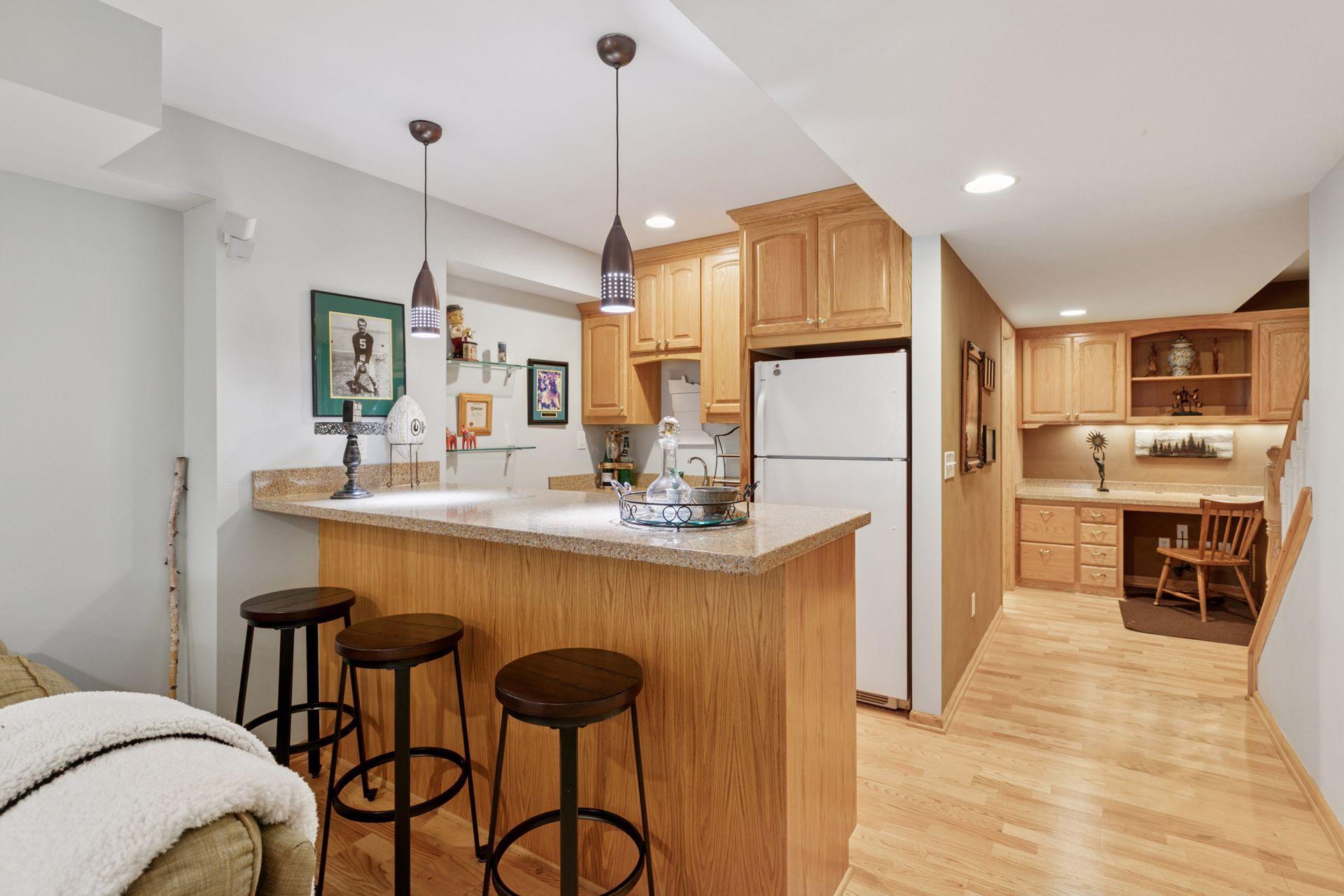 Chaska, Minnesota, 55318, United States, 4 Bedrooms Bedrooms, ,3 BathroomsBathrooms,Residential,For Sale,1947904