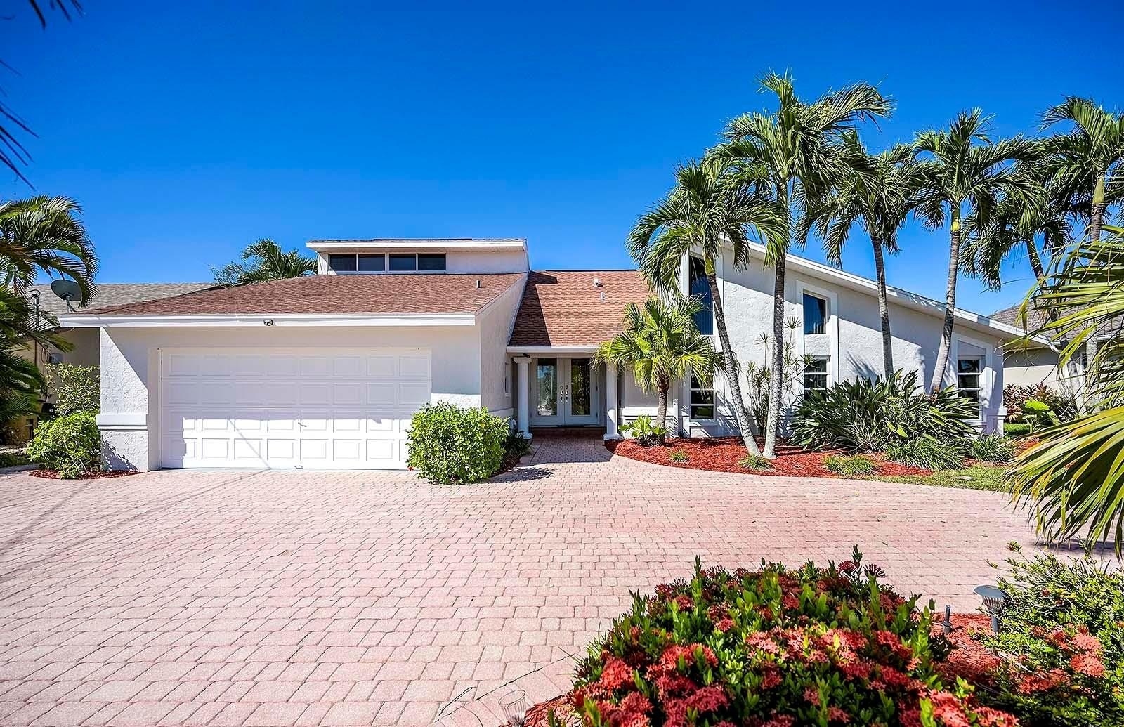 CAPE CORAL, Florida, 33914, United States, 4 Bedrooms Bedrooms, ,4 BathroomsBathrooms,Residential,For Sale,1910692