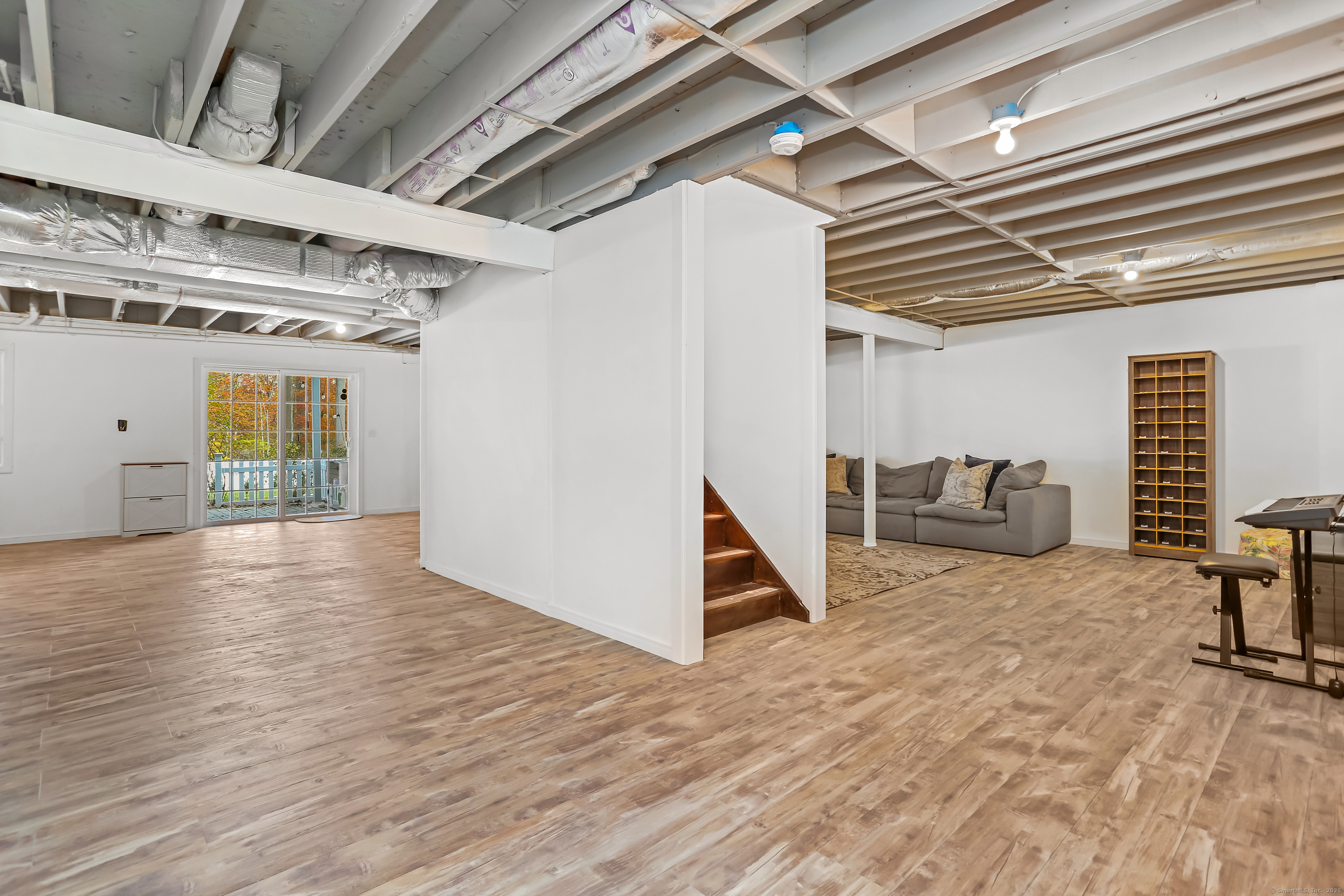 Stratford, Connecticut, 06614, United States, 4 Bedrooms Bedrooms, ,3 BathroomsBathrooms,Residential,For Sale,1987695