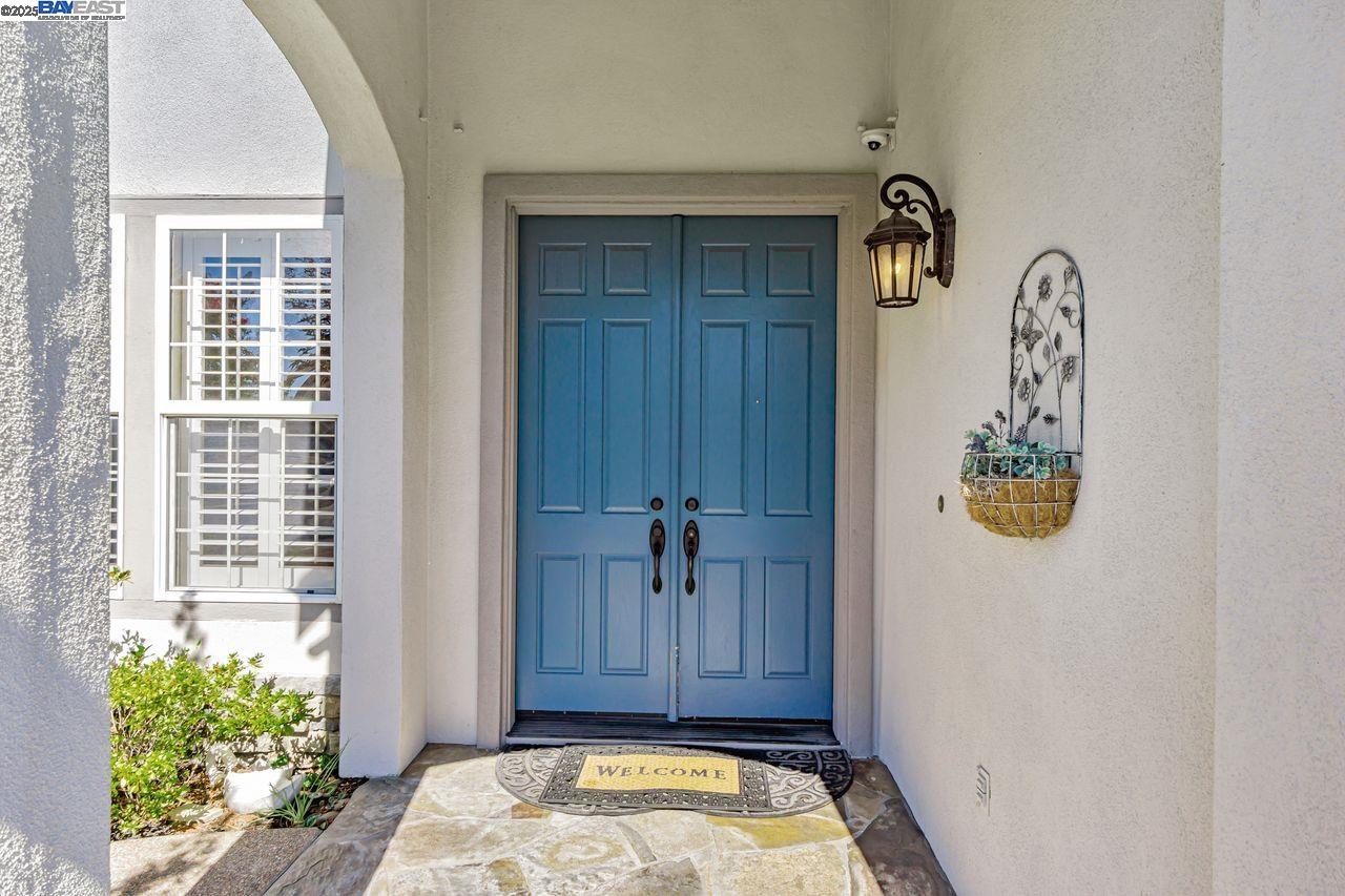 Concord, California, 94521, United States, 5 Bedrooms Bedrooms, ,3 BathroomsBathrooms,Residential,For Sale,1989306