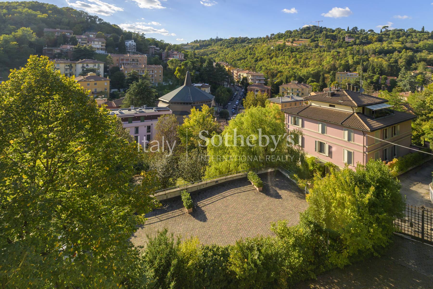  Liberty villa with a panoramic turret near the historic center - 物件實景