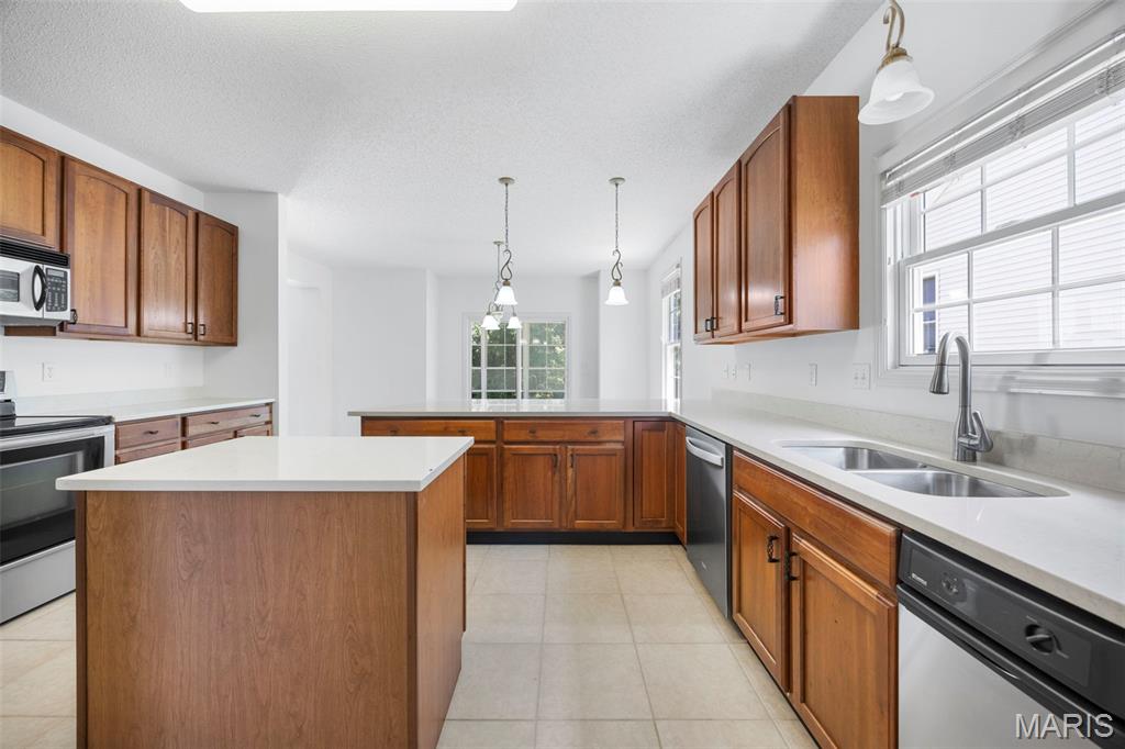 Lake St Louis, Missouri, 63367, United States, 2 Bedrooms Bedrooms, ,2 BathroomsBathrooms,Residential,For Sale,1901912