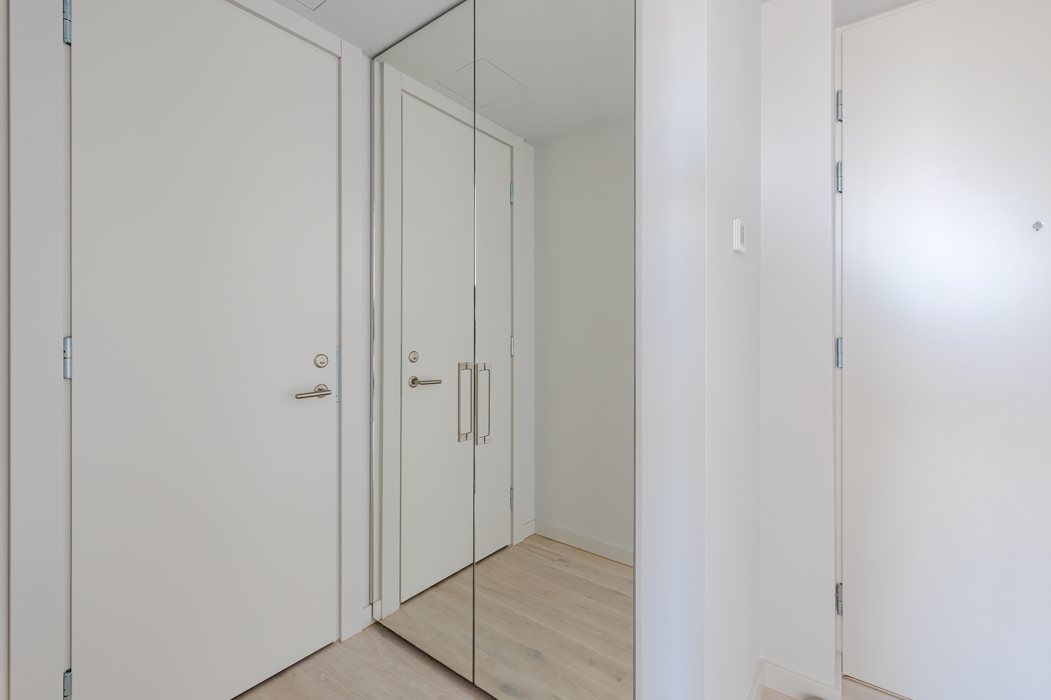  4 room apartment with furniture and with view river Daugava - 物件實景