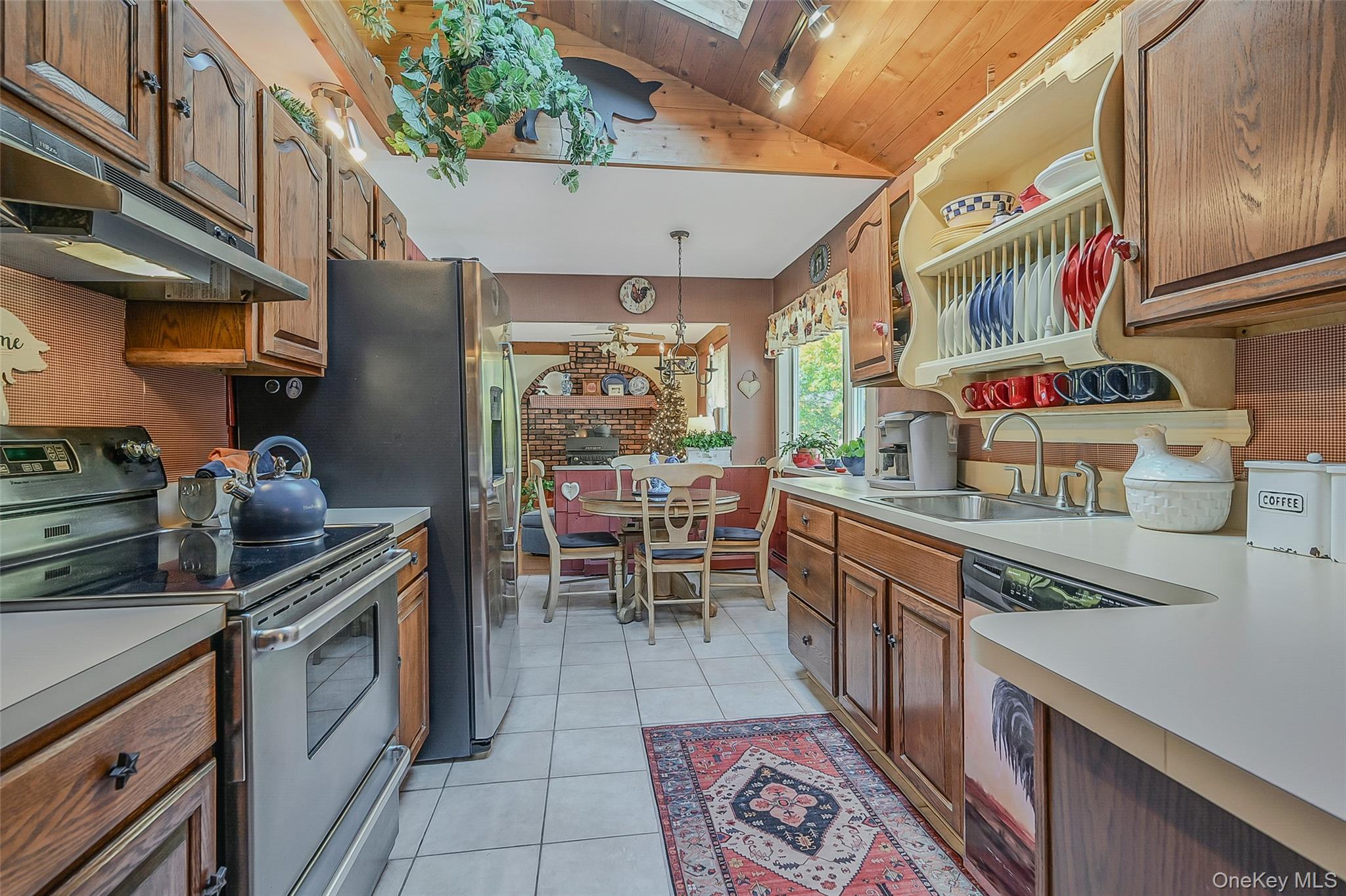 Selden, New York, 11784, United States, 3 Bedrooms Bedrooms, ,2 BathroomsBathrooms,Residential,For Sale,1988093