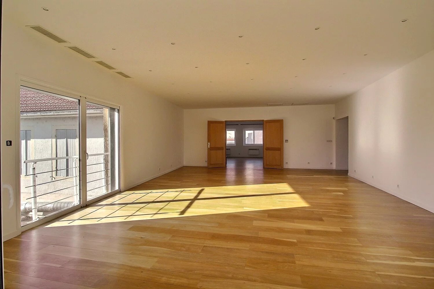 Andernos-les-Bains, New Aquitaine, 33510, FR, 4 Bedrooms Bedrooms, ,2 BathroomsBathrooms,Residential,For Sale,1675160