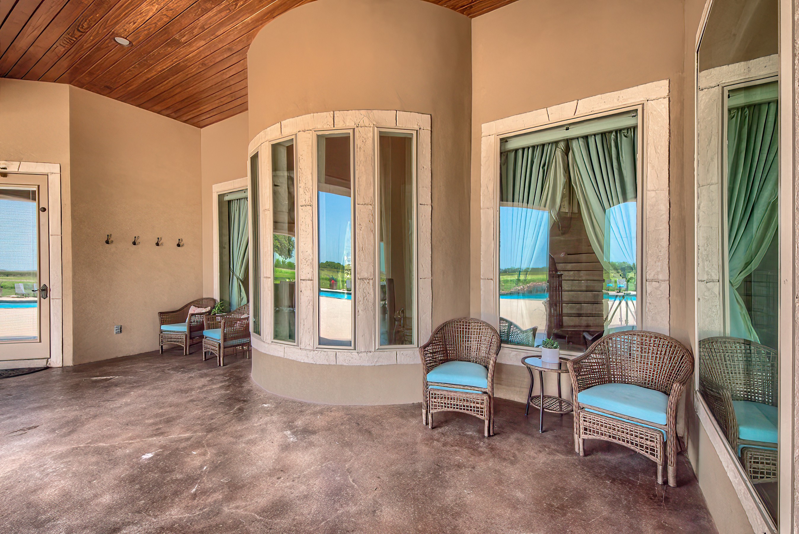 Seguin, Texas, 78155, United States, 7 Bedrooms Bedrooms, ,7 BathroomsBathrooms,Residential,For Sale,1994199