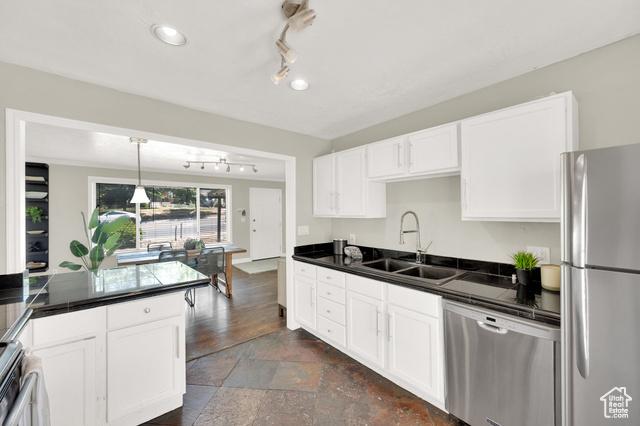 Salt Lake City, Utah, 84108, United States, 3 Bedrooms Bedrooms, ,2 BathroomsBathrooms,Residential,For Sale,1923079