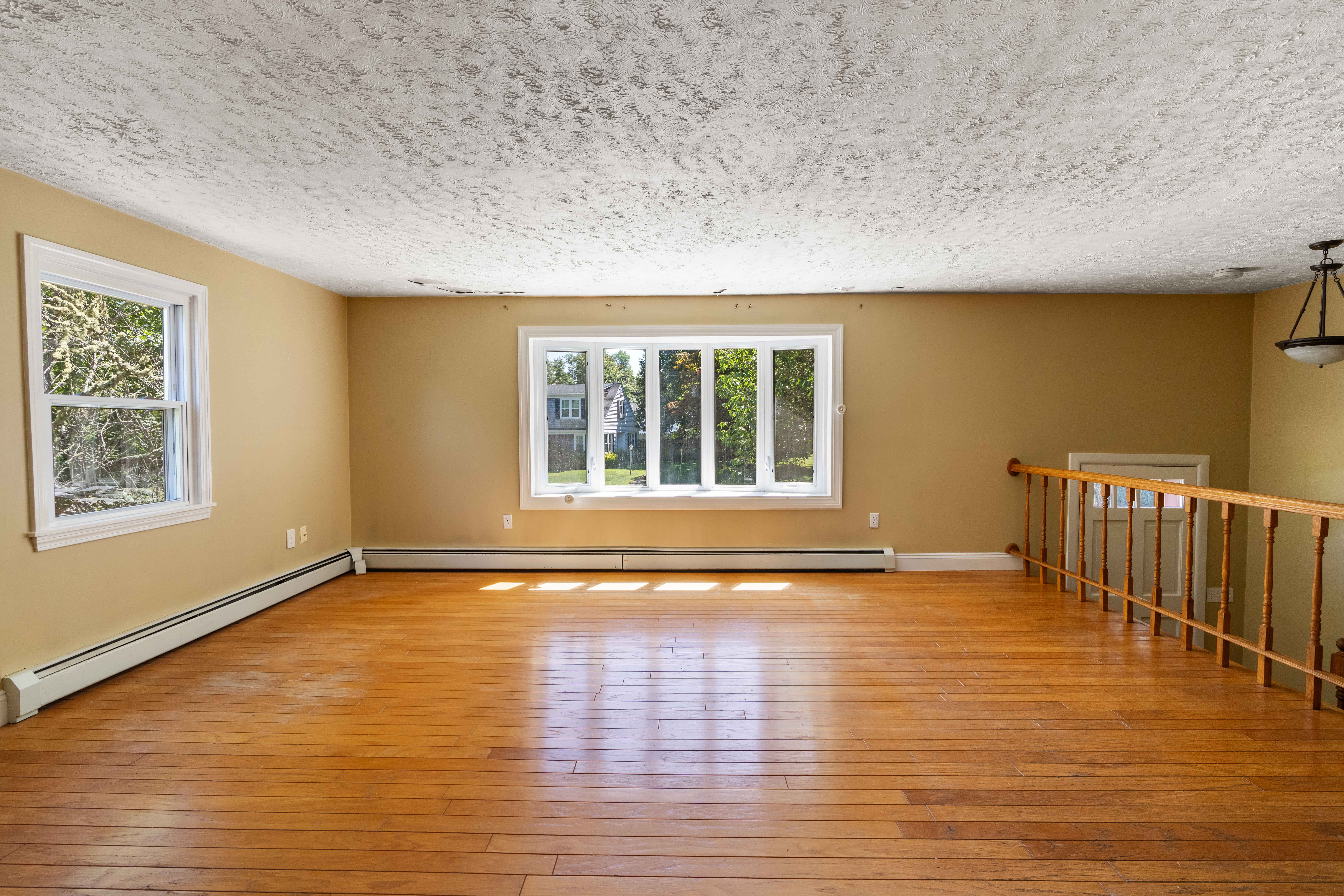 Portsmouth, Rhode Island, 02871, United States, 4 Bedrooms Bedrooms, ,3 BathroomsBathrooms,Residential,For Sale,1973967