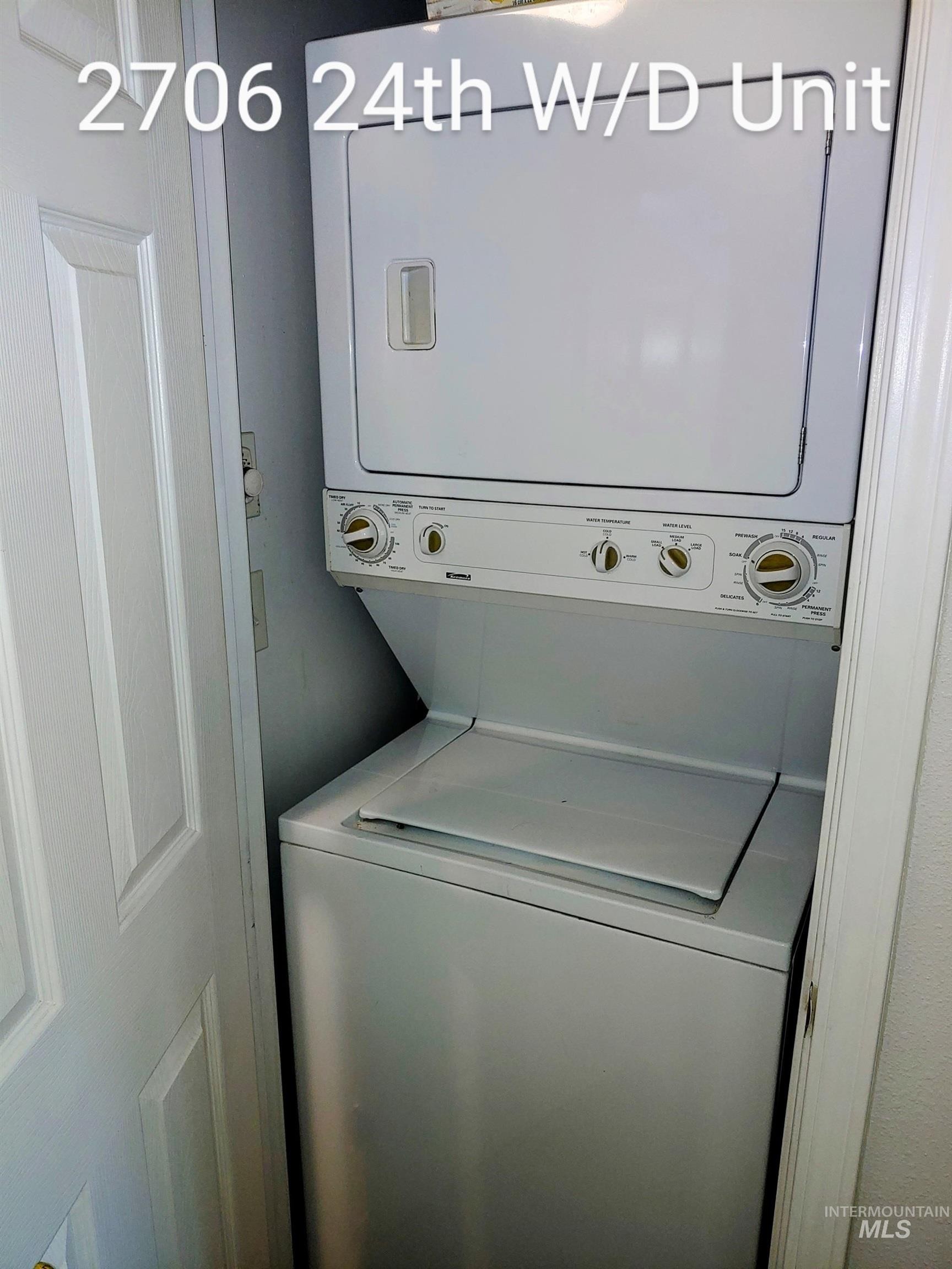 2322 Smith Ave 2706 24th St, Boise, Idaho, 83702, United States, 4 Bedrooms Bedrooms, ,3 BathroomsBathrooms,Residential,For Sale,2322 Smith Ave 2706 24th St,1614103