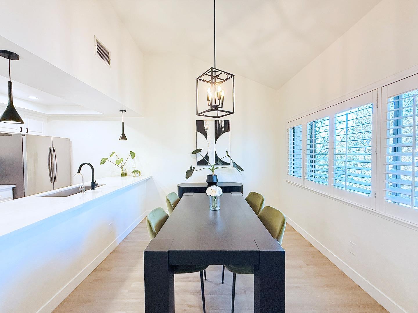 Santa Clara, California, 95051, United States, 2 Bedrooms Bedrooms, ,2 BathroomsBathrooms,Residential,For Sale,1941992