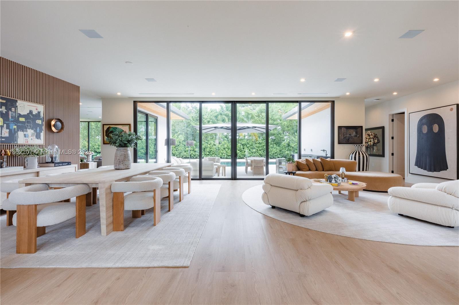 South Miami, Florida, 33143, United States, 6 Bedrooms Bedrooms, ,7 BathroomsBathrooms,Residential,For Sale,1925819