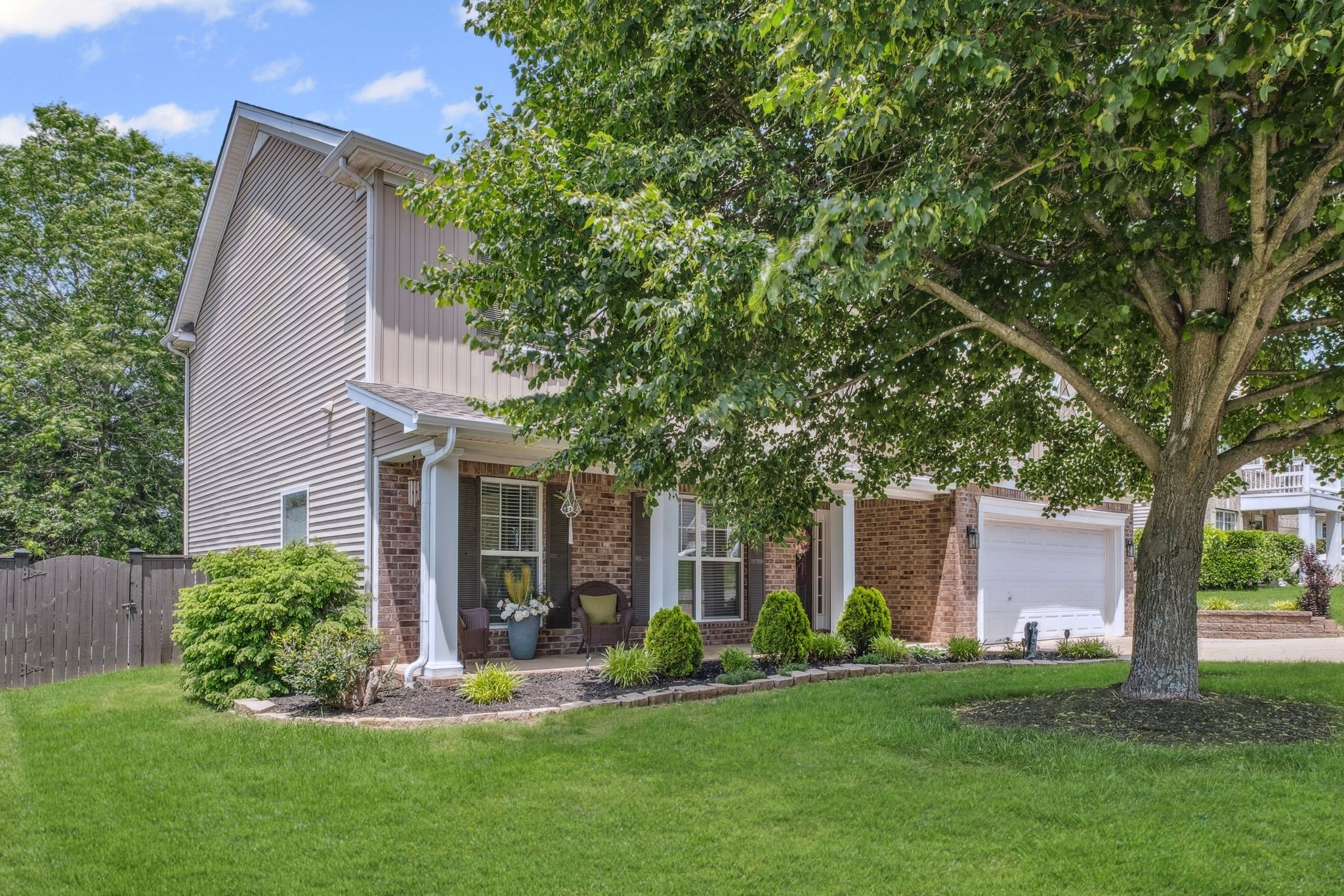 Hendersonville, Tennessee, 37075, United States, 4 Bedrooms Bedrooms, ,3 BathroomsBathrooms,Residential,For Sale,1819324