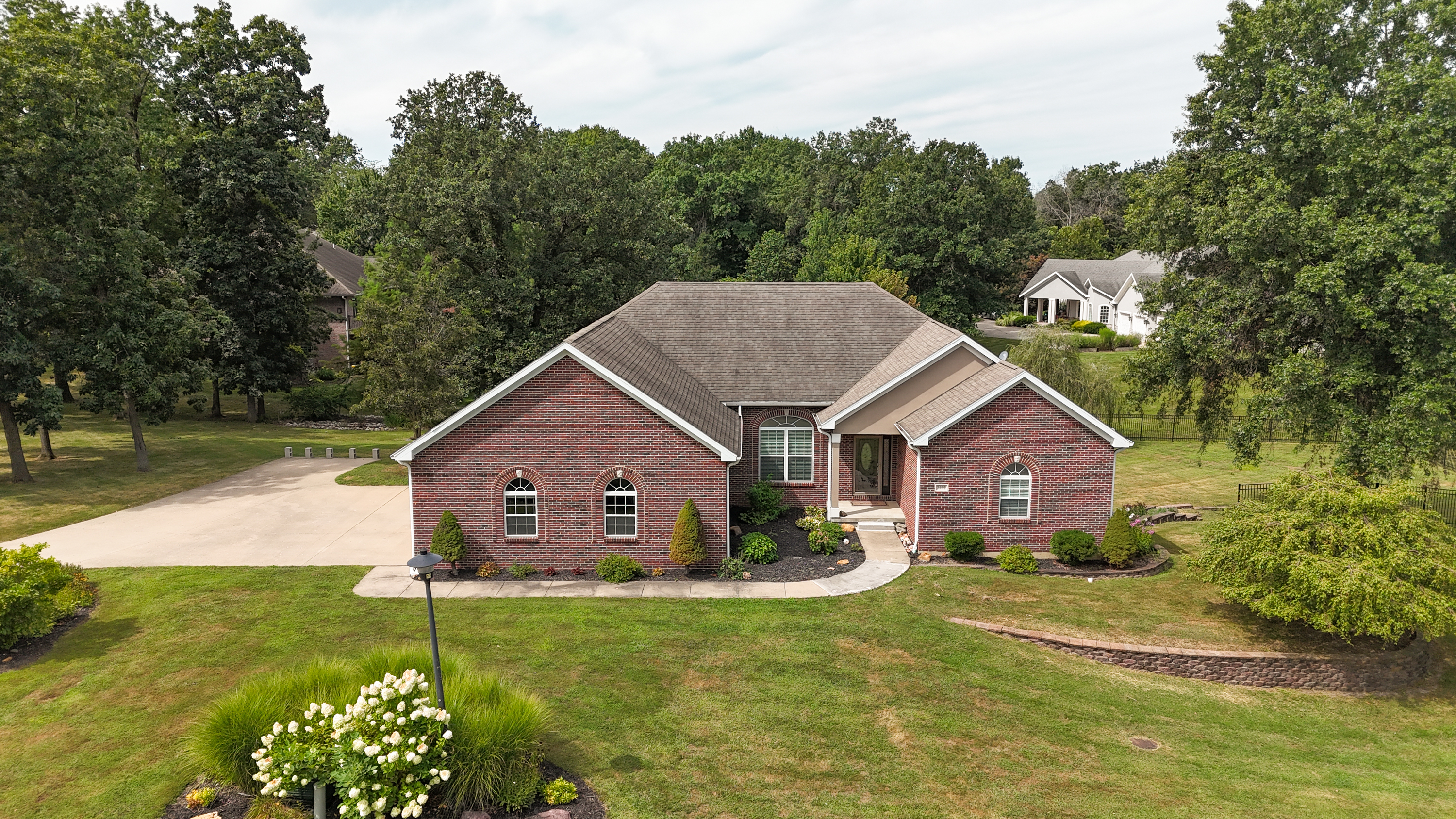 Moberly, Missouri, 65270, United States, 5 Bedrooms Bedrooms, ,Residential,For Sale,1928101