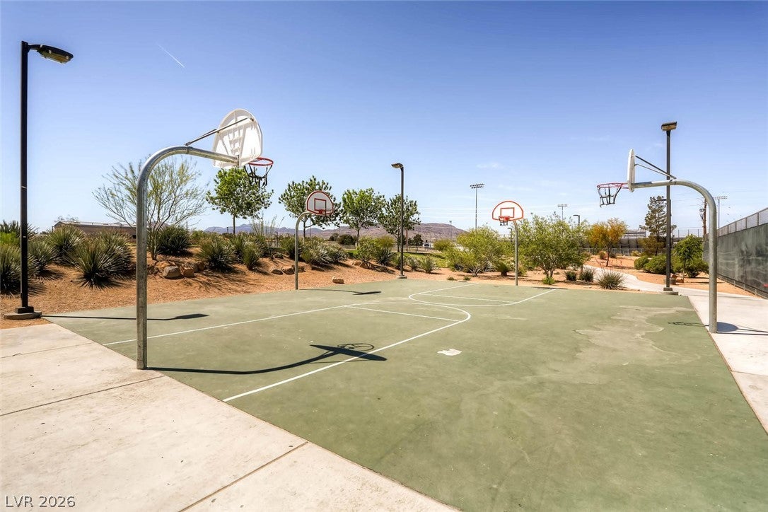 Henderson, Nevada, 89015, United States, 5 Bedrooms Bedrooms, ,2 BathroomsBathrooms,Residential,For Sale,1976773