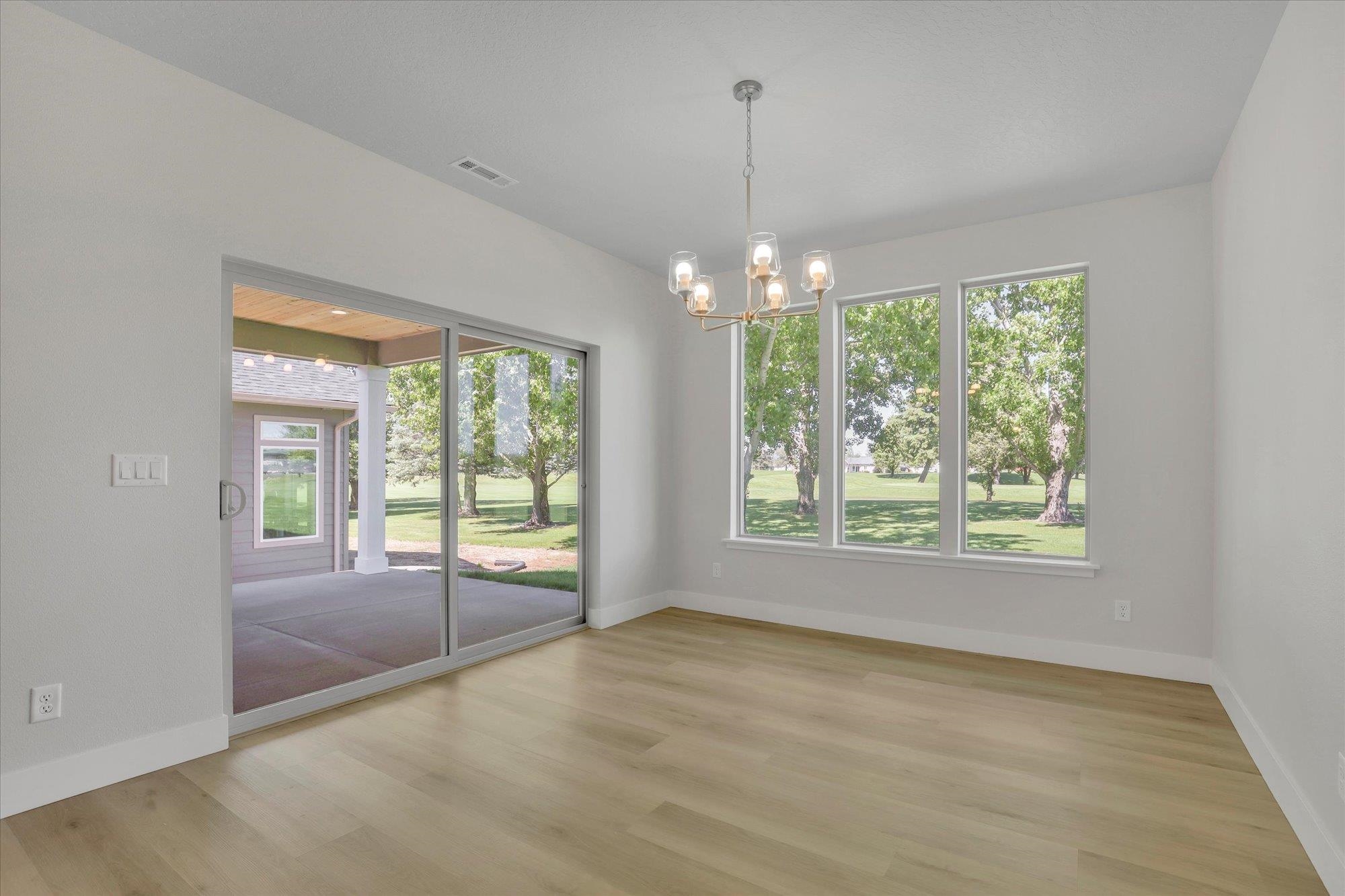 Deer Park, Washington, 99006, United States, 3 Bedrooms Bedrooms, ,2 BathroomsBathrooms,Residential,For Sale,1962895