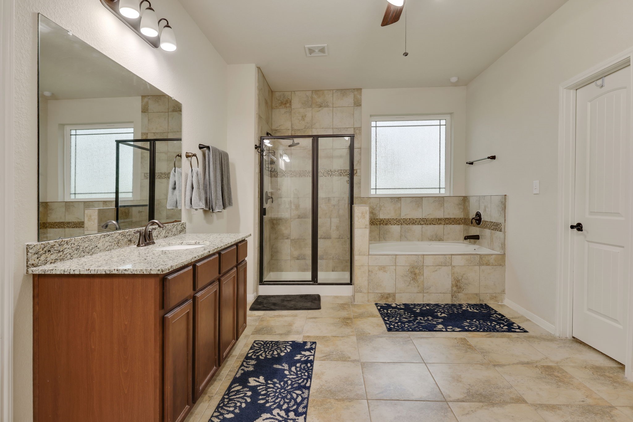 Mont Belvieu, Texas, 77523, United States, 5 Bedrooms Bedrooms, ,4 BathroomsBathrooms,Residential,For Sale,1906104