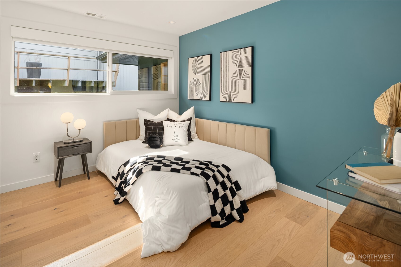 Seattle, Washington, 98177, United States, 4 Bedrooms Bedrooms, ,1 BathroomBathrooms,Residential,For Sale,1988079