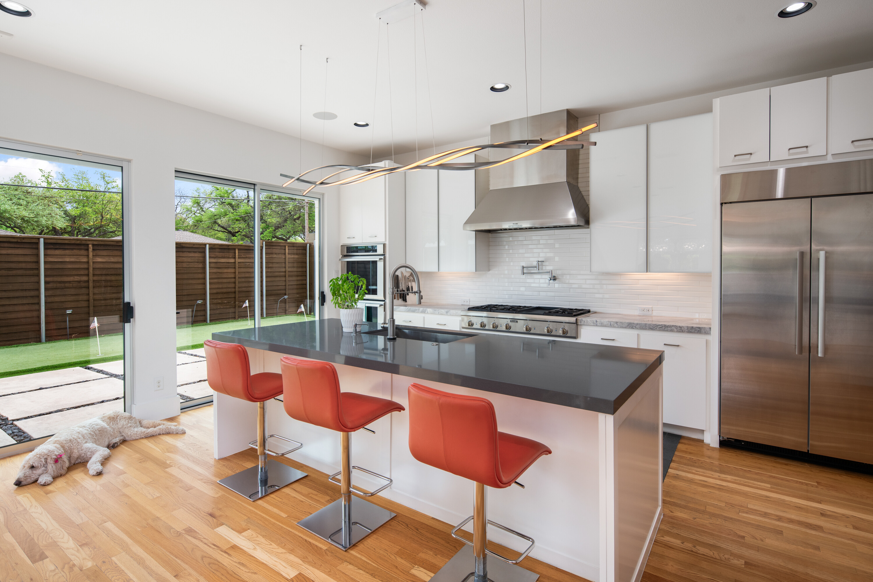  Modern, Distinctive, and Thoughtfully Designed in Melshire Estates - 物件實景