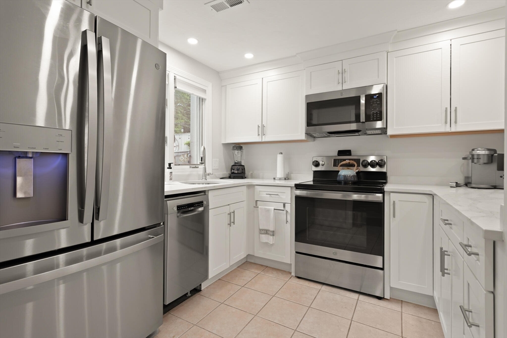 North Andover, Massachusetts, 01845, United States, 2 Bedrooms Bedrooms, ,2 BathroomsBathrooms,Residential,For Sale,1856023
