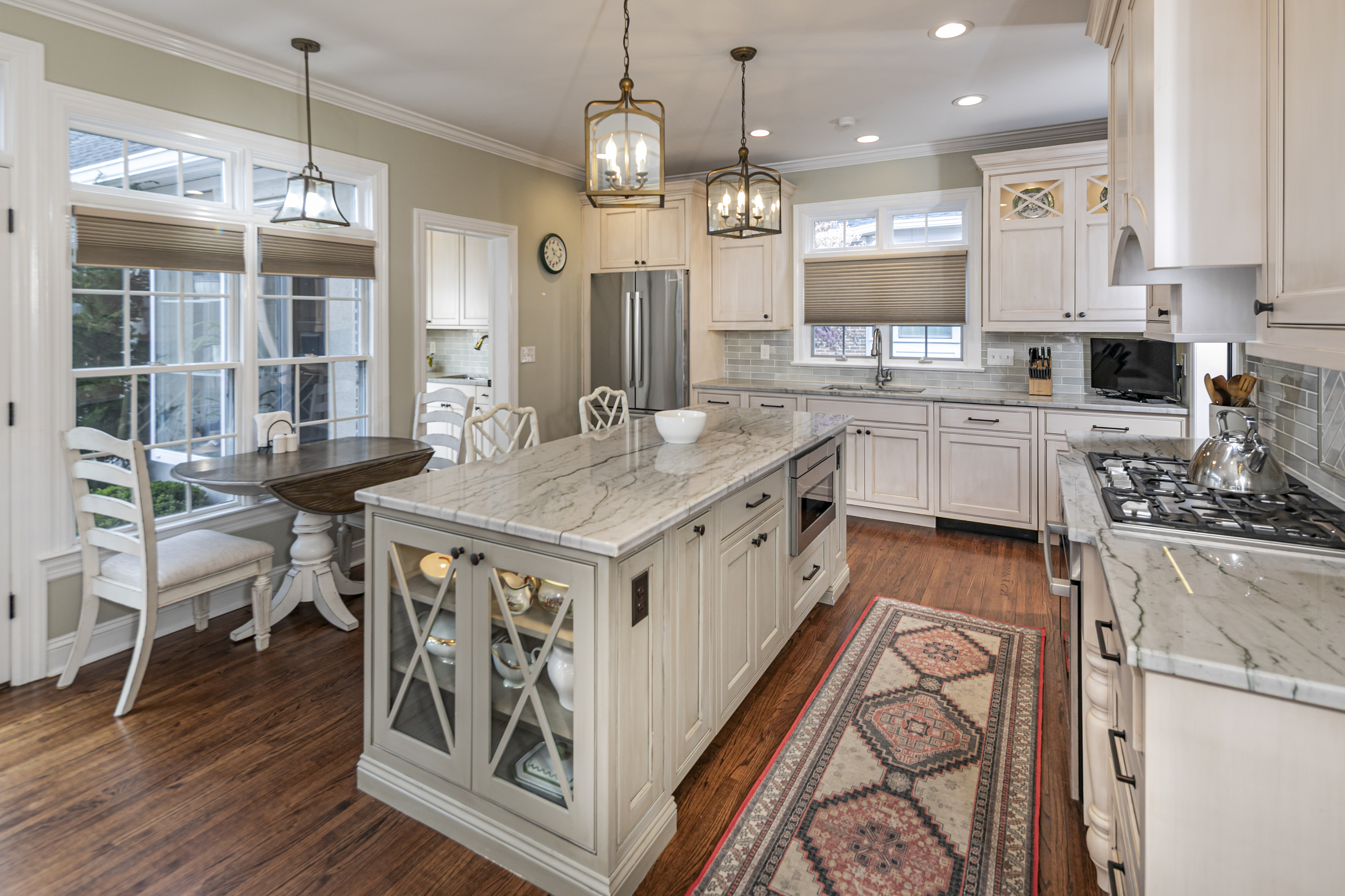  Exceptional Design and Thoughtful Updates in a Rare Governors Lane Offering - 物件實景