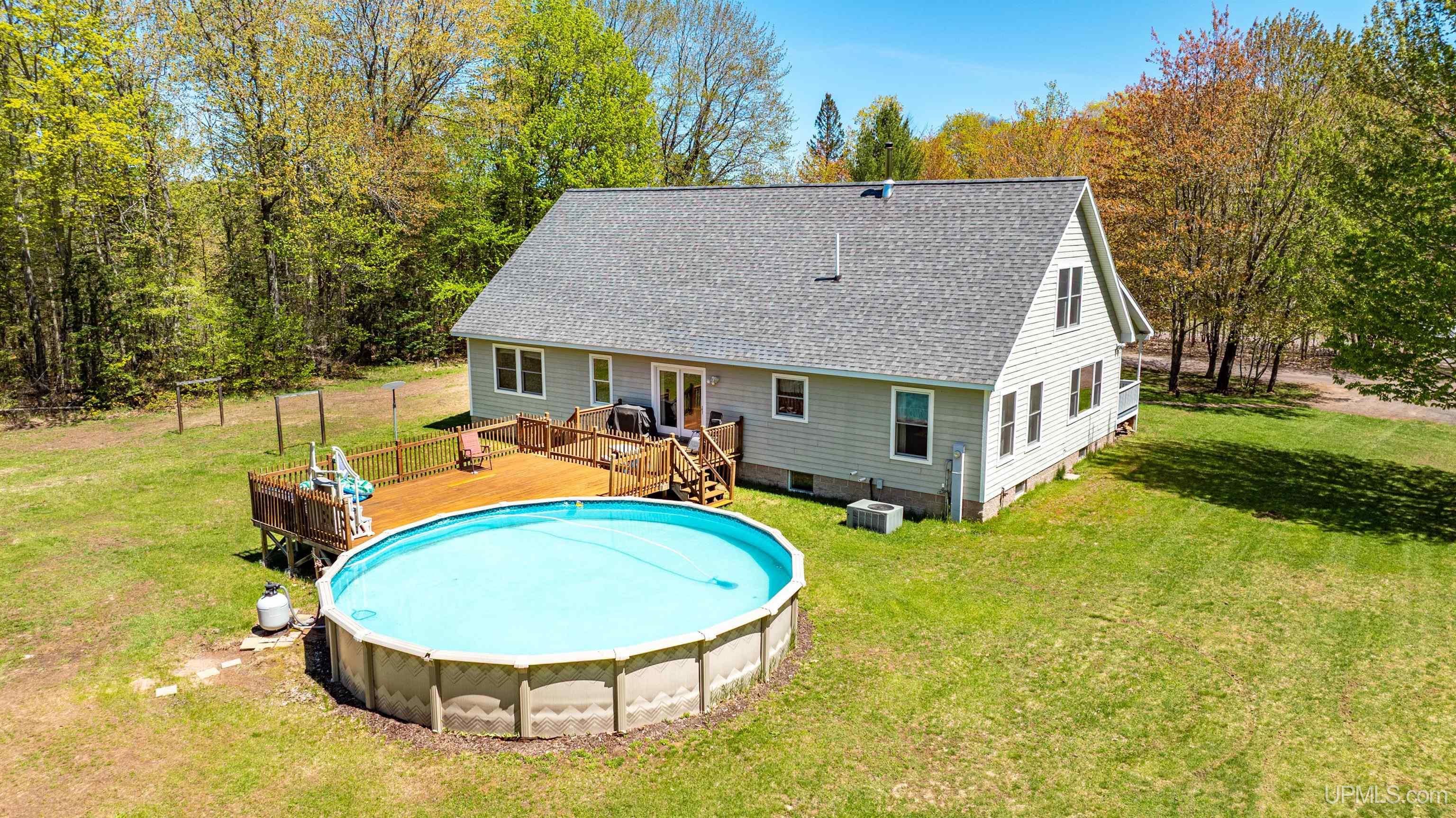 Houghton, Michigan, 49931, United States, 4 Bedrooms Bedrooms, ,3 BathroomsBathrooms,Residential,For Sale,1924380