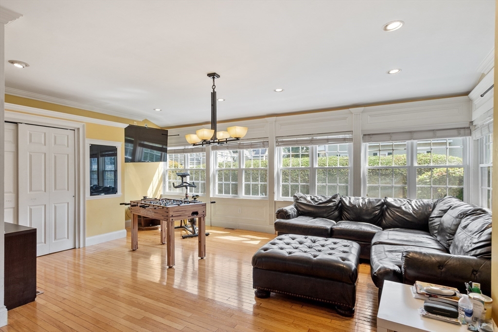 Brockton, Massachusetts, 02301, United States, 3 Bedrooms Bedrooms, ,2 BathroomsBathrooms,Residential,For Sale,1938670