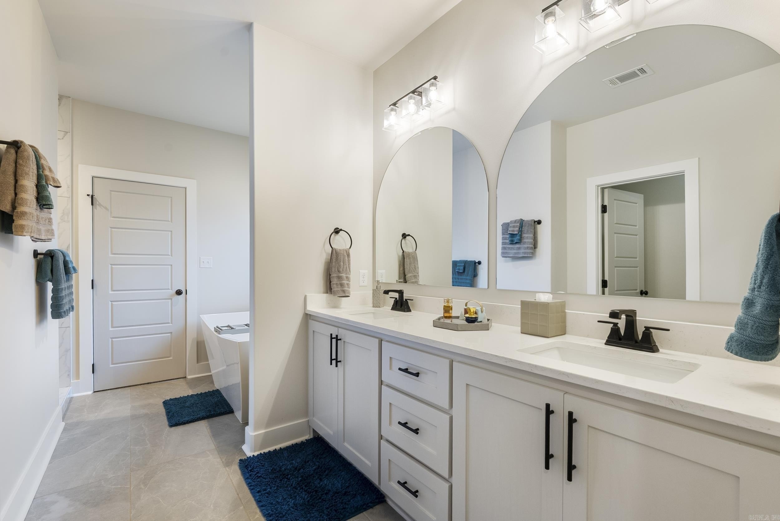 Maumelle, Arkansas, 72113, United States, 4 Bedrooms Bedrooms, ,3 BathroomsBathrooms,Residential,For Sale,1983725