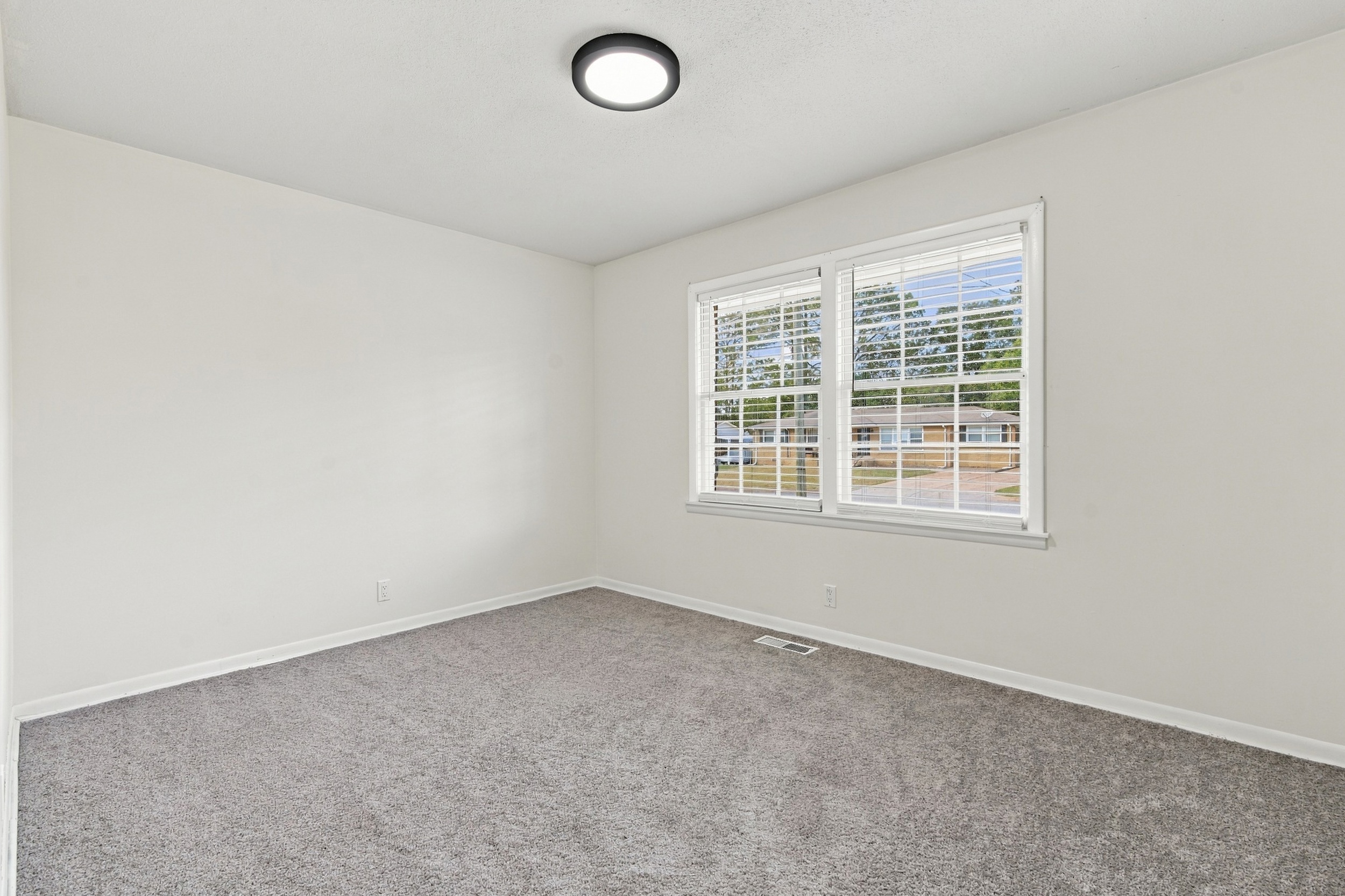  307 Meadowbrook Drive SE - 物件實景