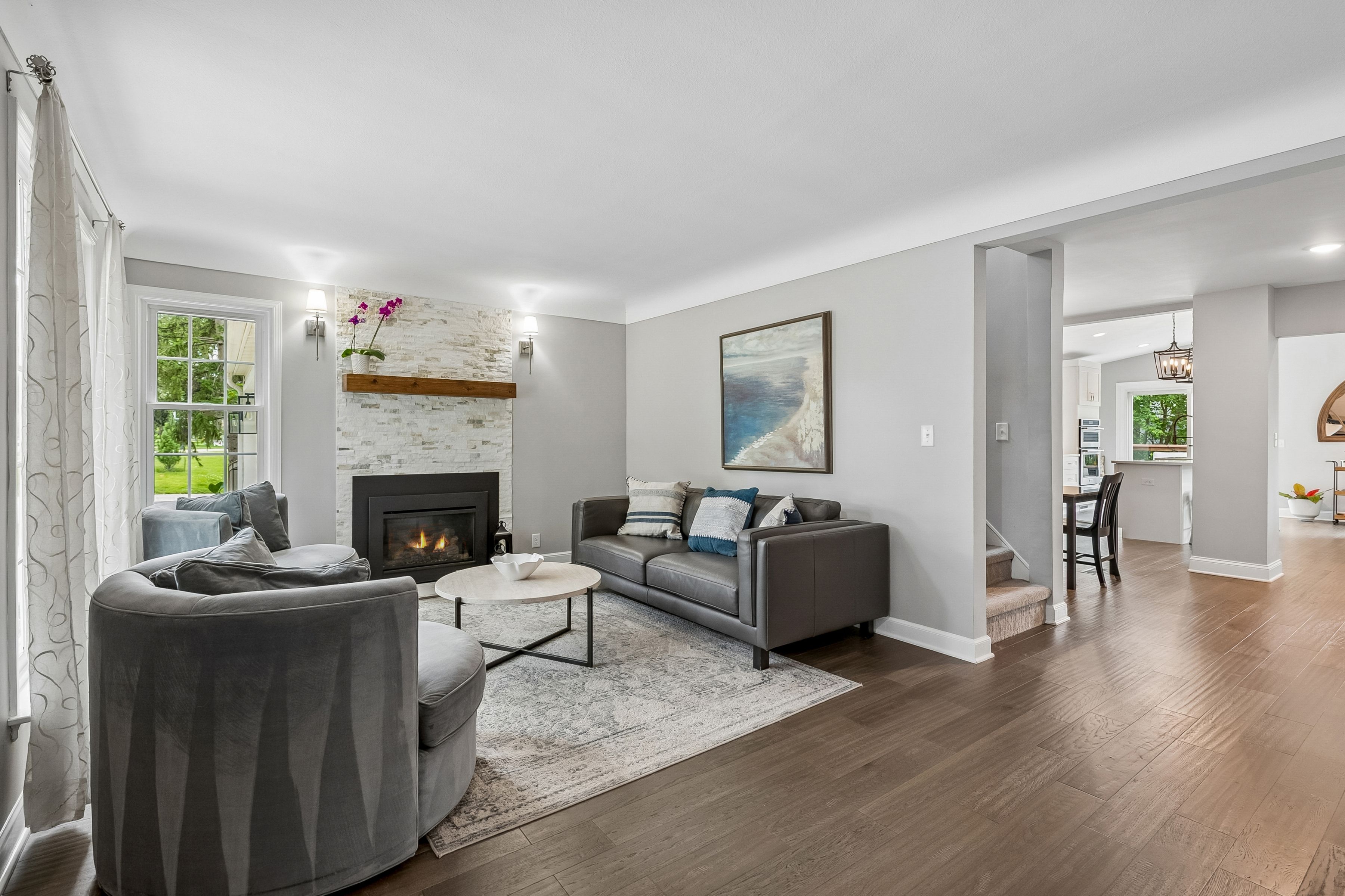  Beautifully Renovated in Coveted Chowen Park - 物件實景